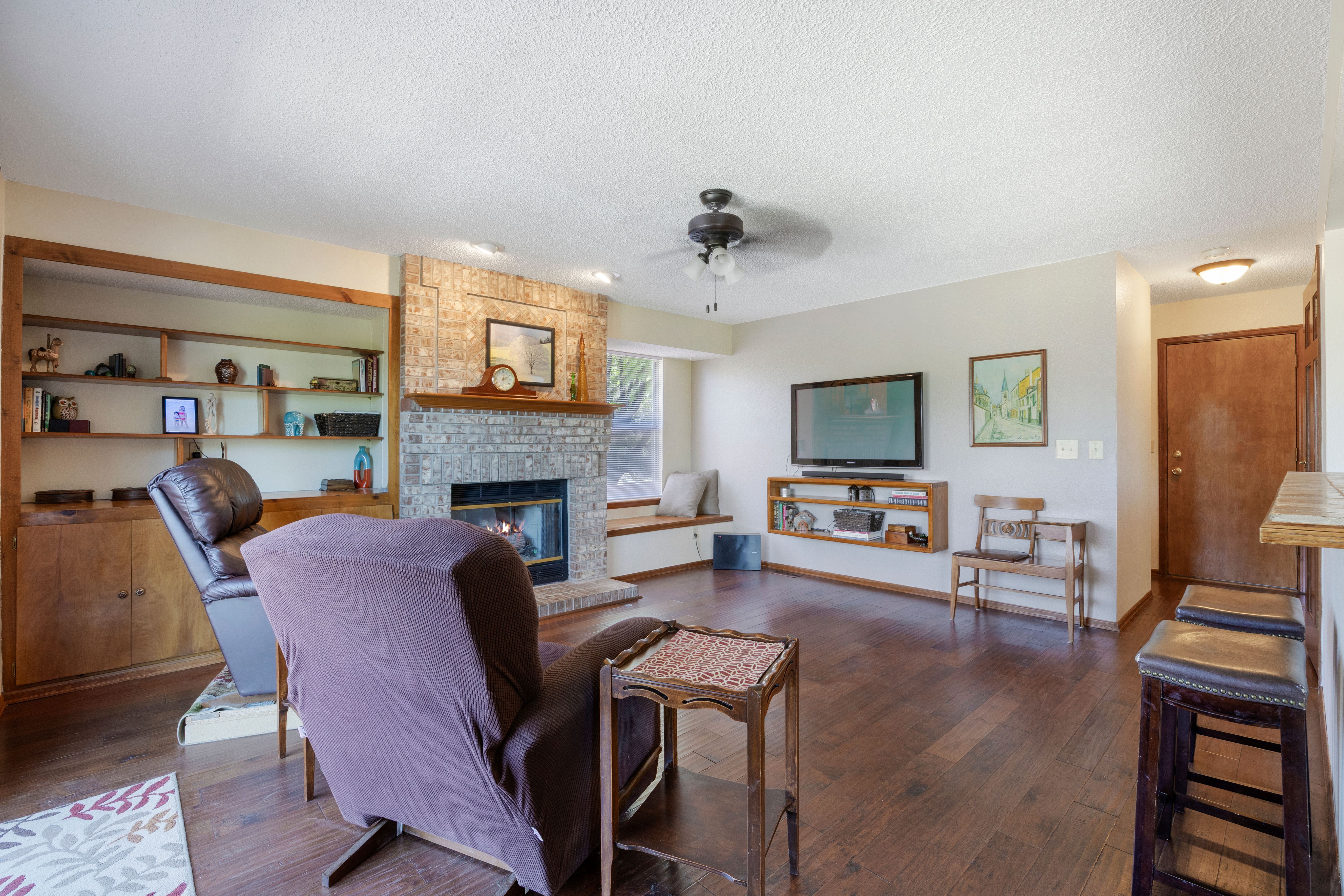  Wonderful 2 Story with finished walk-out basement. - 物件實景