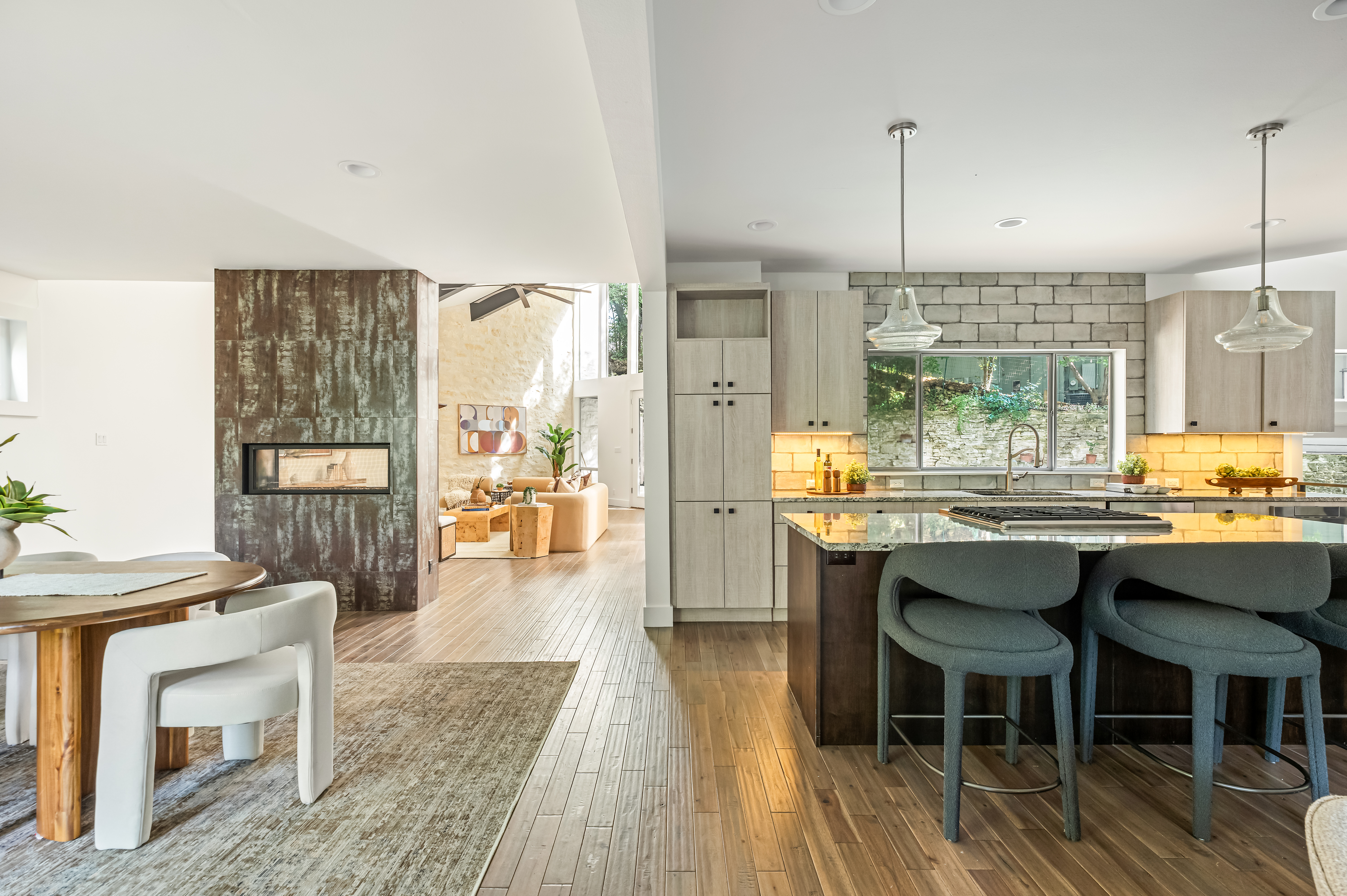  Tarrytown Home with Personality, Privacy, and a Pool - 物件實景