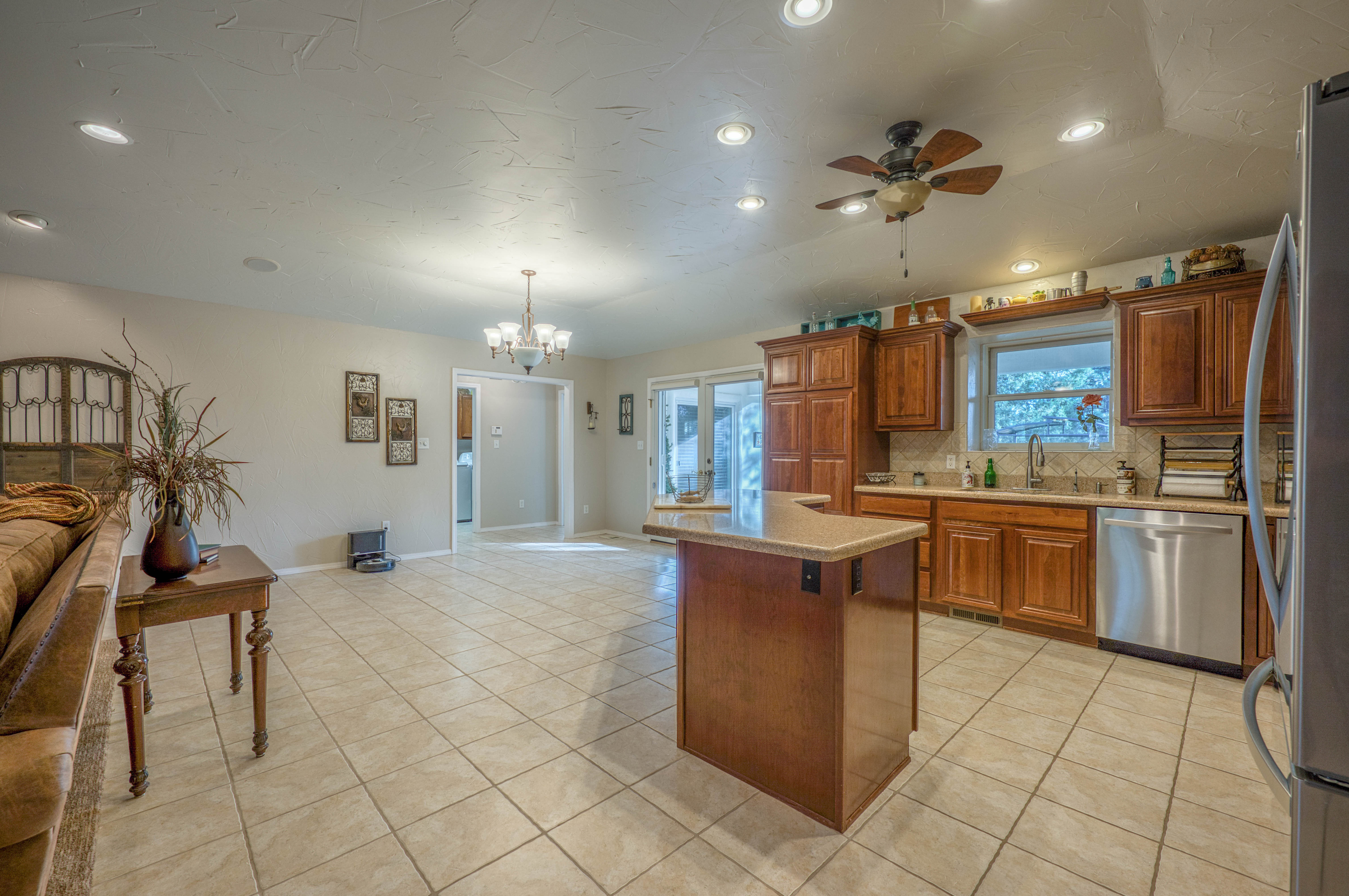 Alto, New Mexico, 88312, United States, 3 Bedrooms Bedrooms, ,2 BathroomsBathrooms,Residential,For Sale,2005100