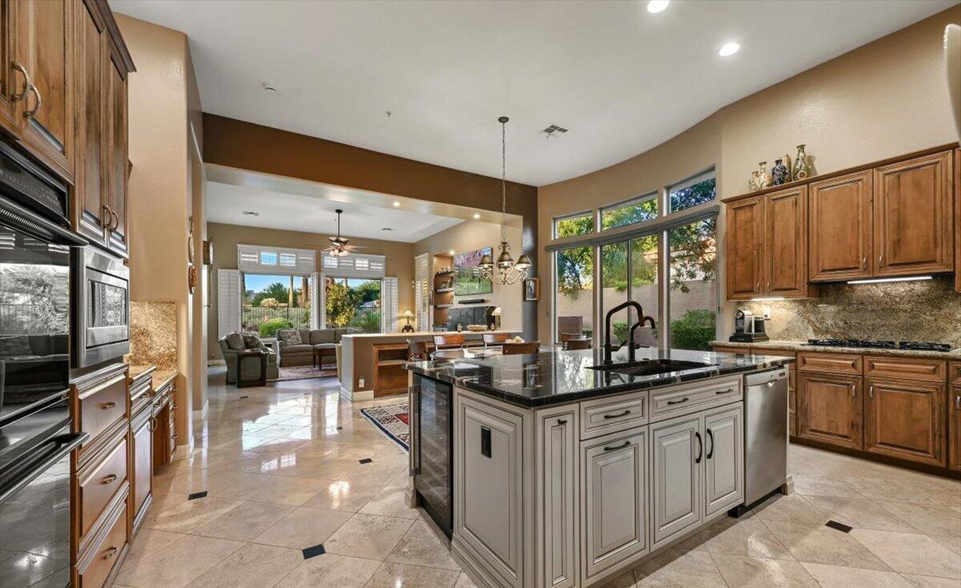 7696 E Moura Dr  Scottsdale, AZ - 物件實景