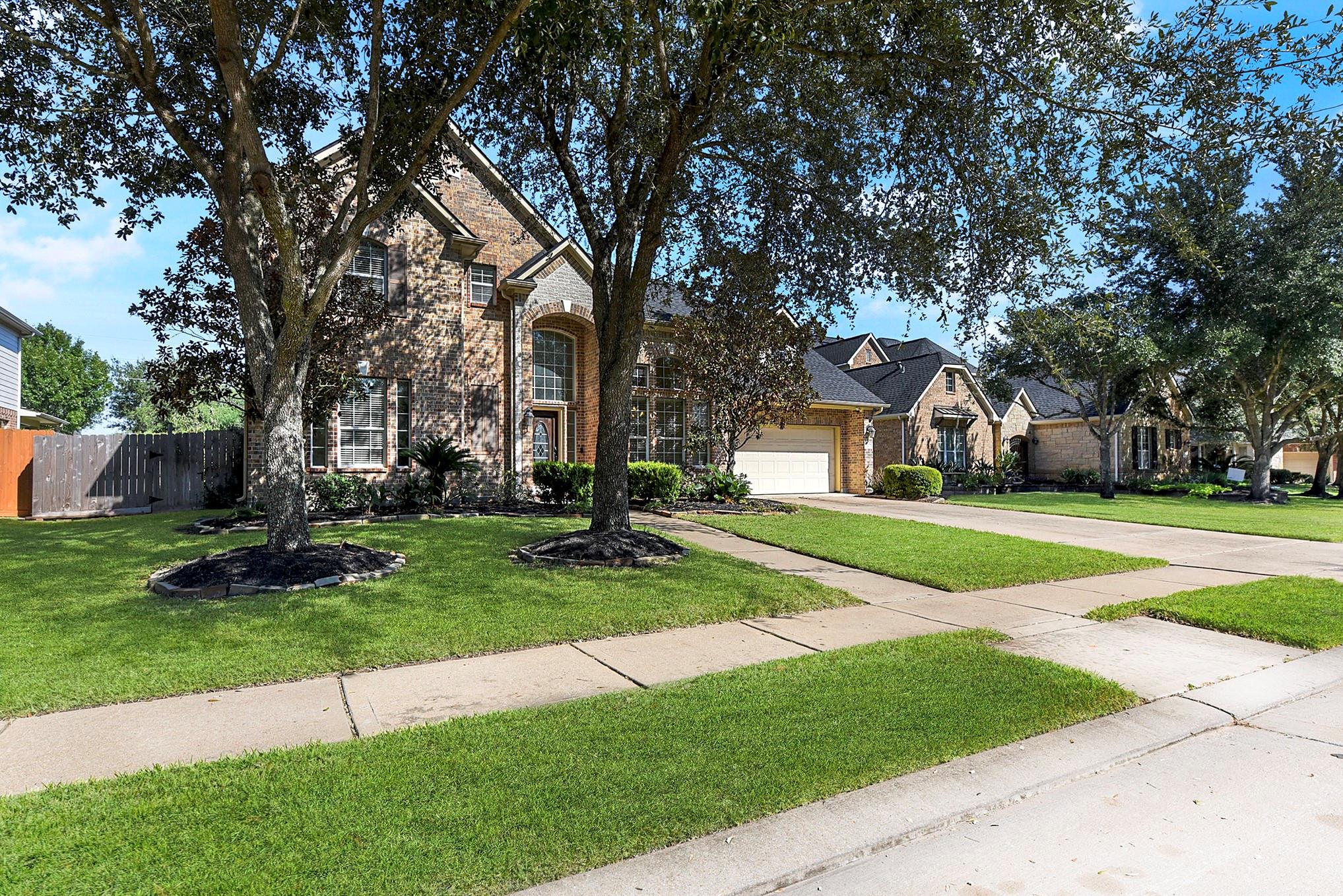Katy, Texas, 77494, United States, 6 Bedrooms Bedrooms, ,4 BathroomsBathrooms,Residential,For Sale,1986069