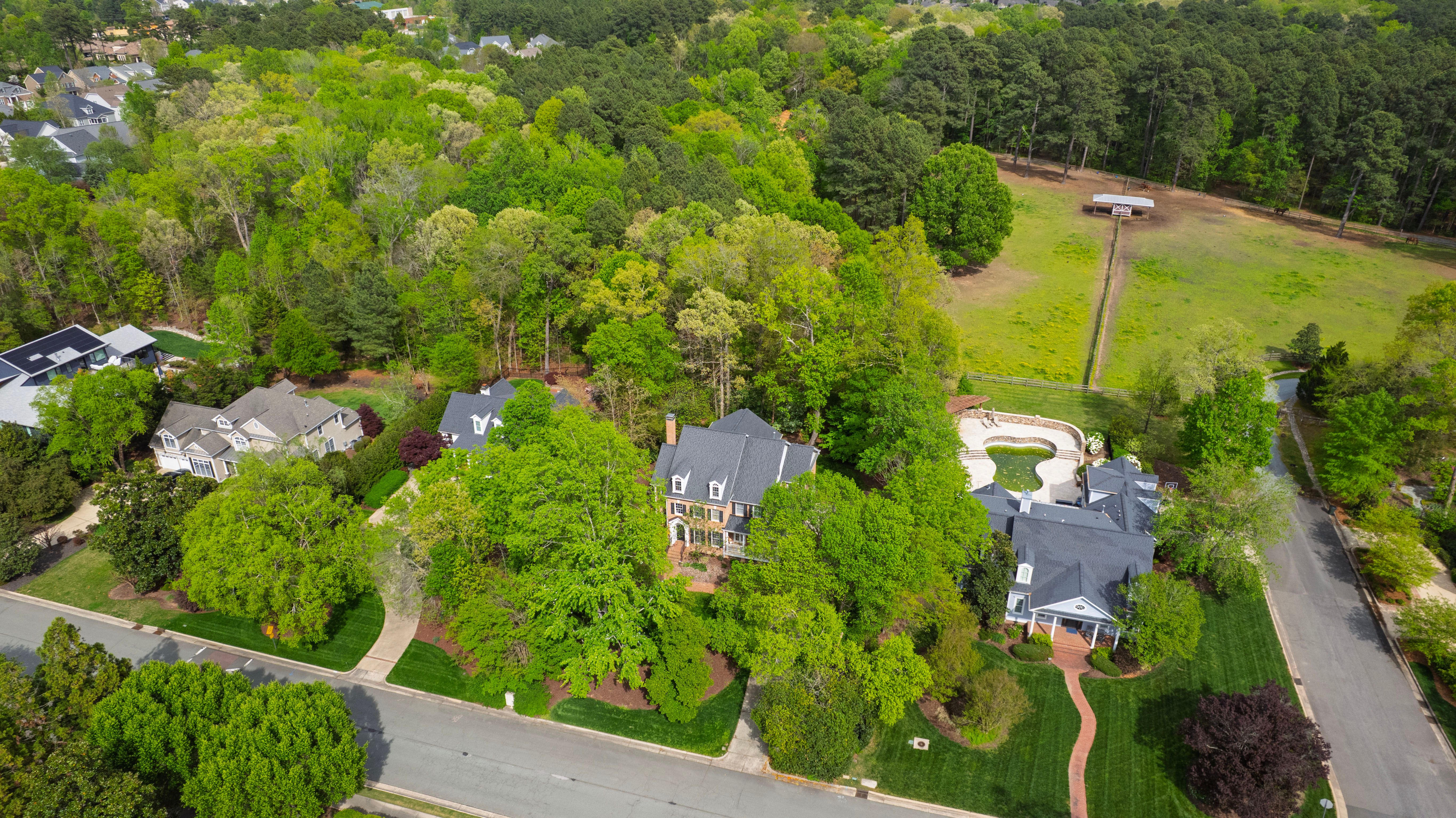  325 Nottingham Drive, Chapel Hill, NC 27517 - 物件實景