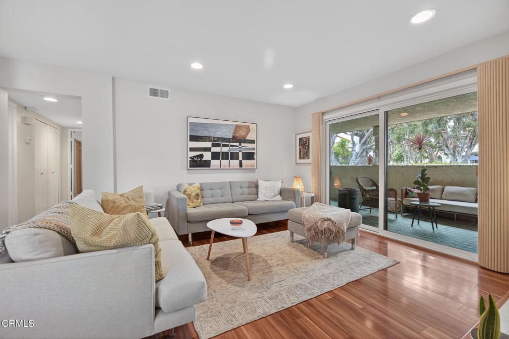 Oxnard, California, 93035, United States, 2 Bedrooms Bedrooms, ,2 BathroomsBathrooms,Residential,For Sale,1926318