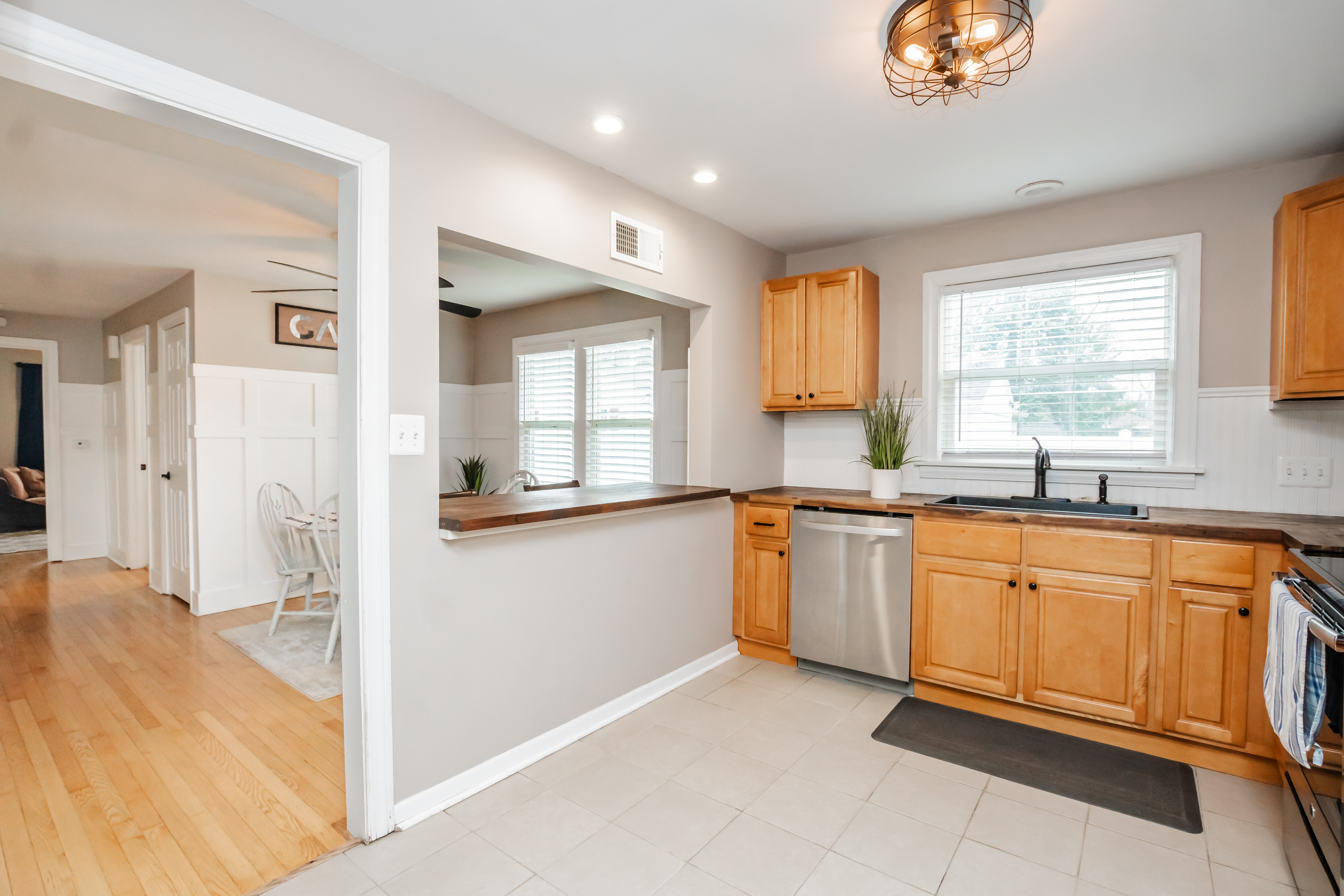  Beautifully Maintained Starter Home - 物件實景