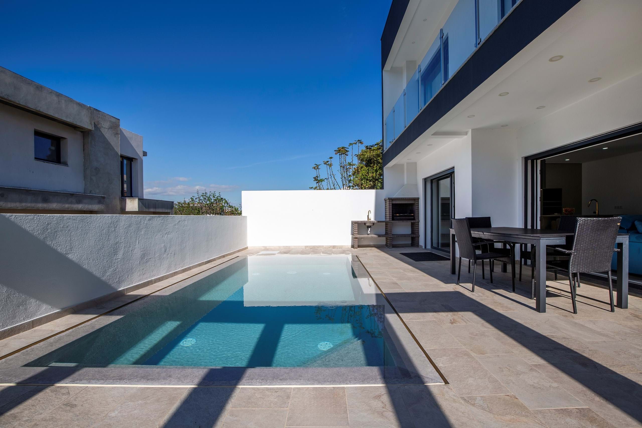 Almada, Setúbal, 2820-638, PT, 4 Bedrooms Bedrooms, ,2 BathroomsBathrooms,Residential,For Sale,1699362