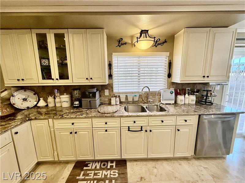 Las Vegas, Nevada, 89121, United States, 3 Bedrooms Bedrooms, ,2 BathroomsBathrooms,Residential,For Sale,1981360