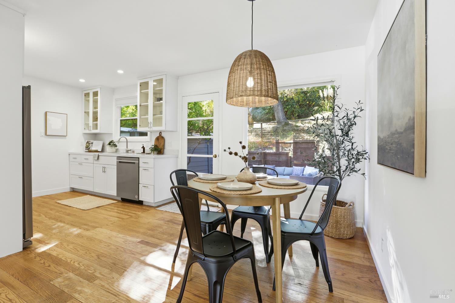 San Rafael, California, 94901, United States, 3 Bedrooms Bedrooms, ,1 BathroomBathrooms,Residential,For Sale,1987980