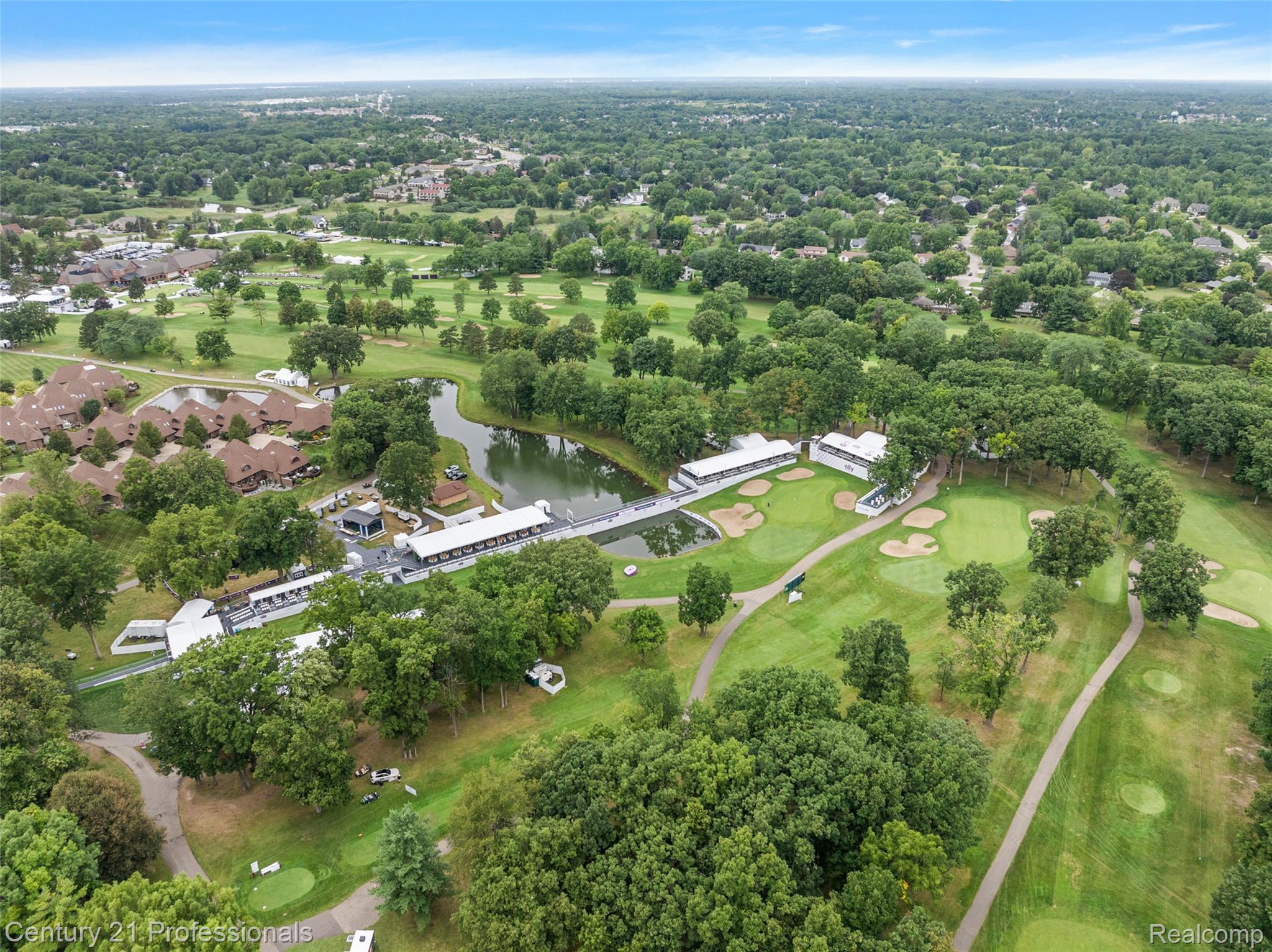 GrandBlanc, Michigan, 48439, United States, 4 Bedrooms Bedrooms, ,5 BathroomsBathrooms,Residential,For Sale,1980457