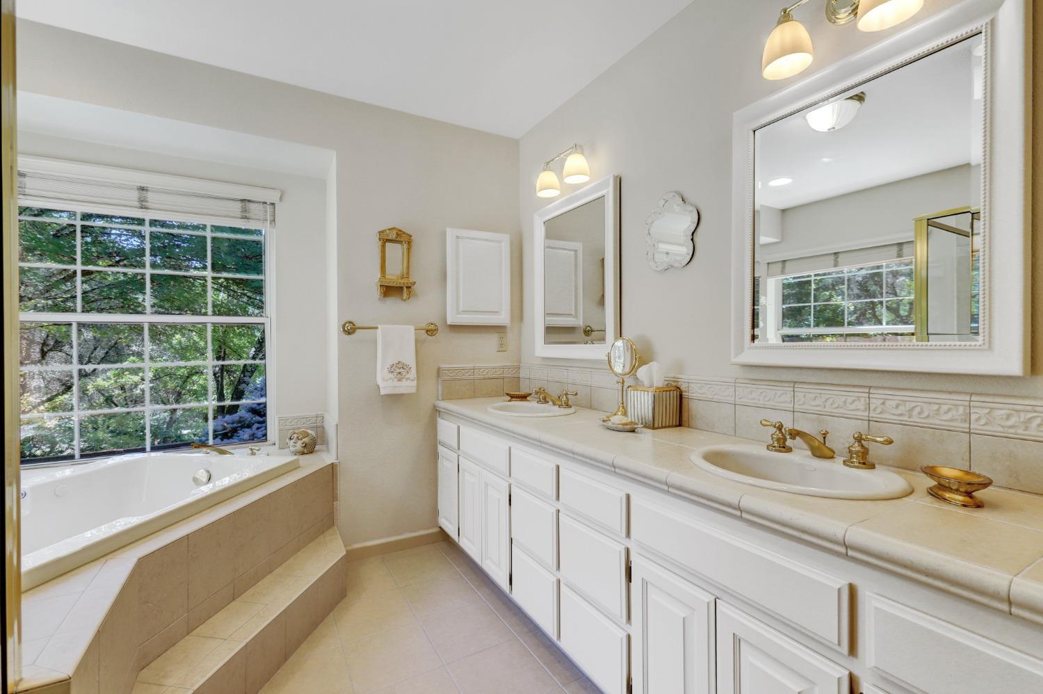 Grass Valley, California, 95949, United States, 3 Bedrooms Bedrooms, ,3 BathroomsBathrooms,Residential,For Sale,1825193