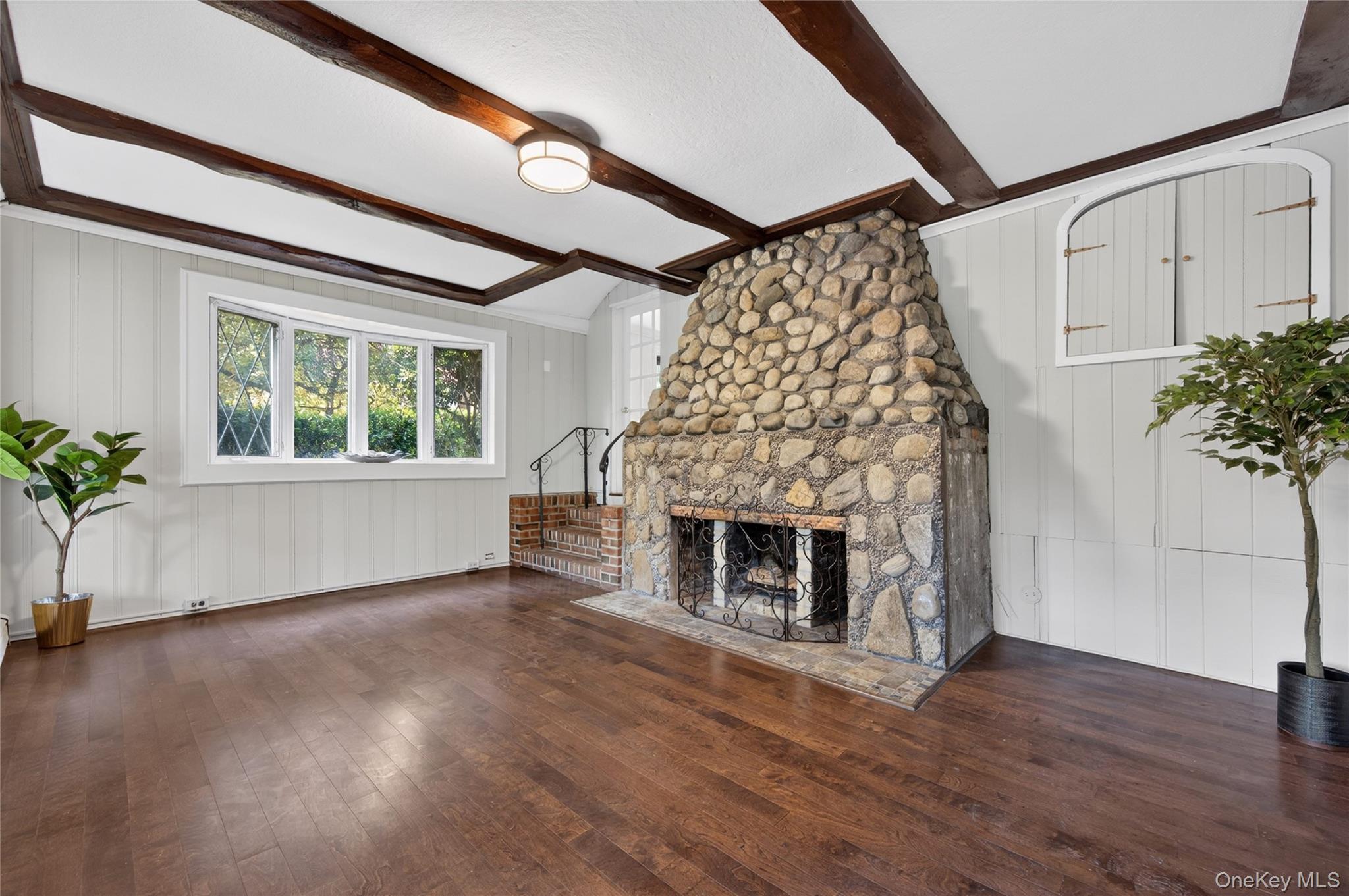  136 Lodge Avenue, Huntington Station, NY, 11746 - 物件實景