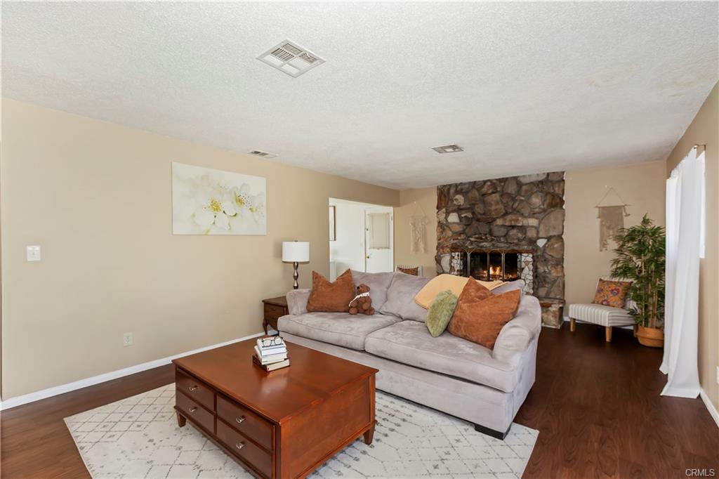 Rialto, California, 92377, United States, 3 Bedrooms Bedrooms, ,2 BathroomsBathrooms,Residential,For Sale,1978285