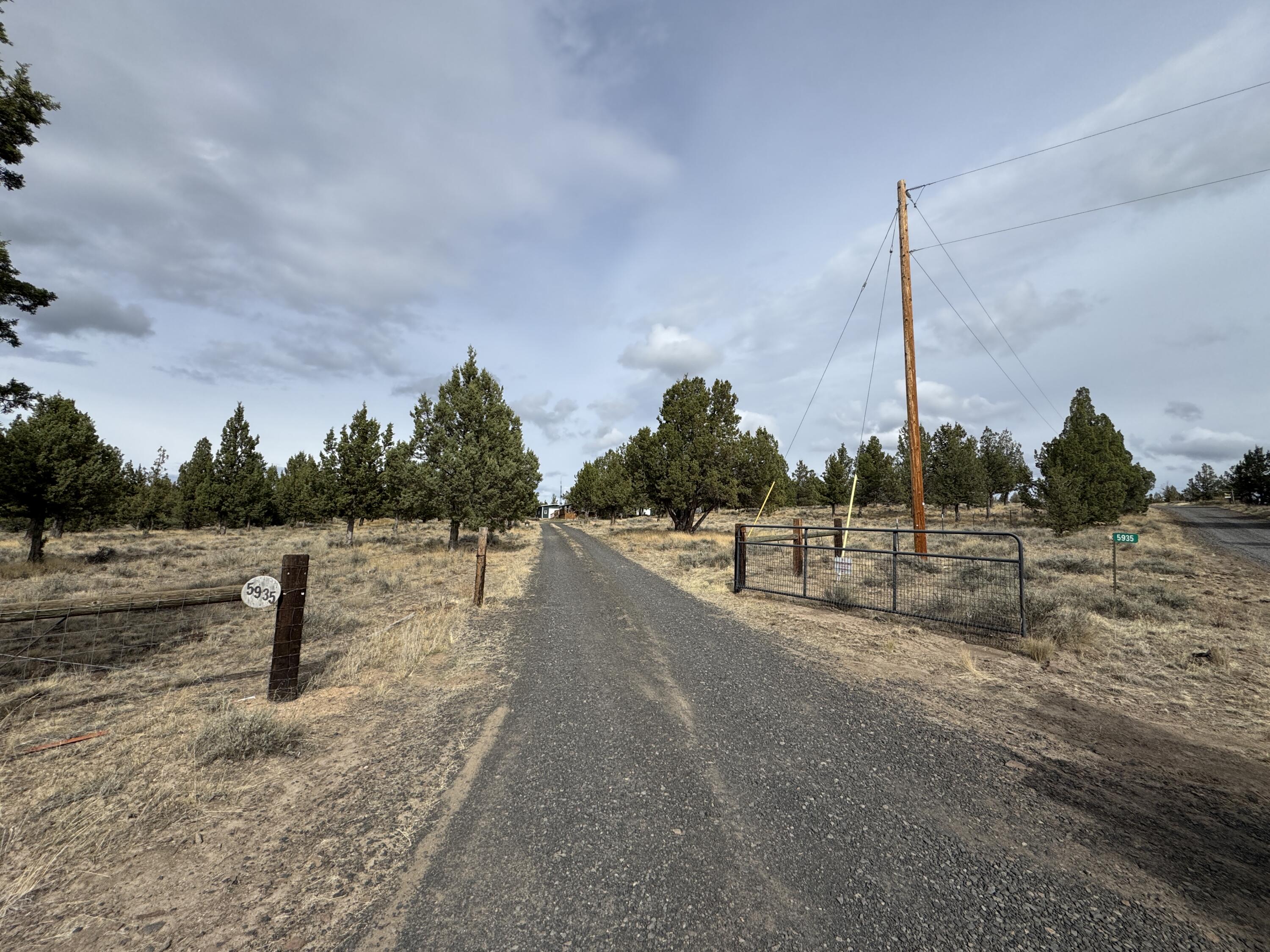 Prineville, Oregon, 97754, United States, 3 Bedrooms Bedrooms, ,2 BathroomsBathrooms,Residential,For Sale,1973827