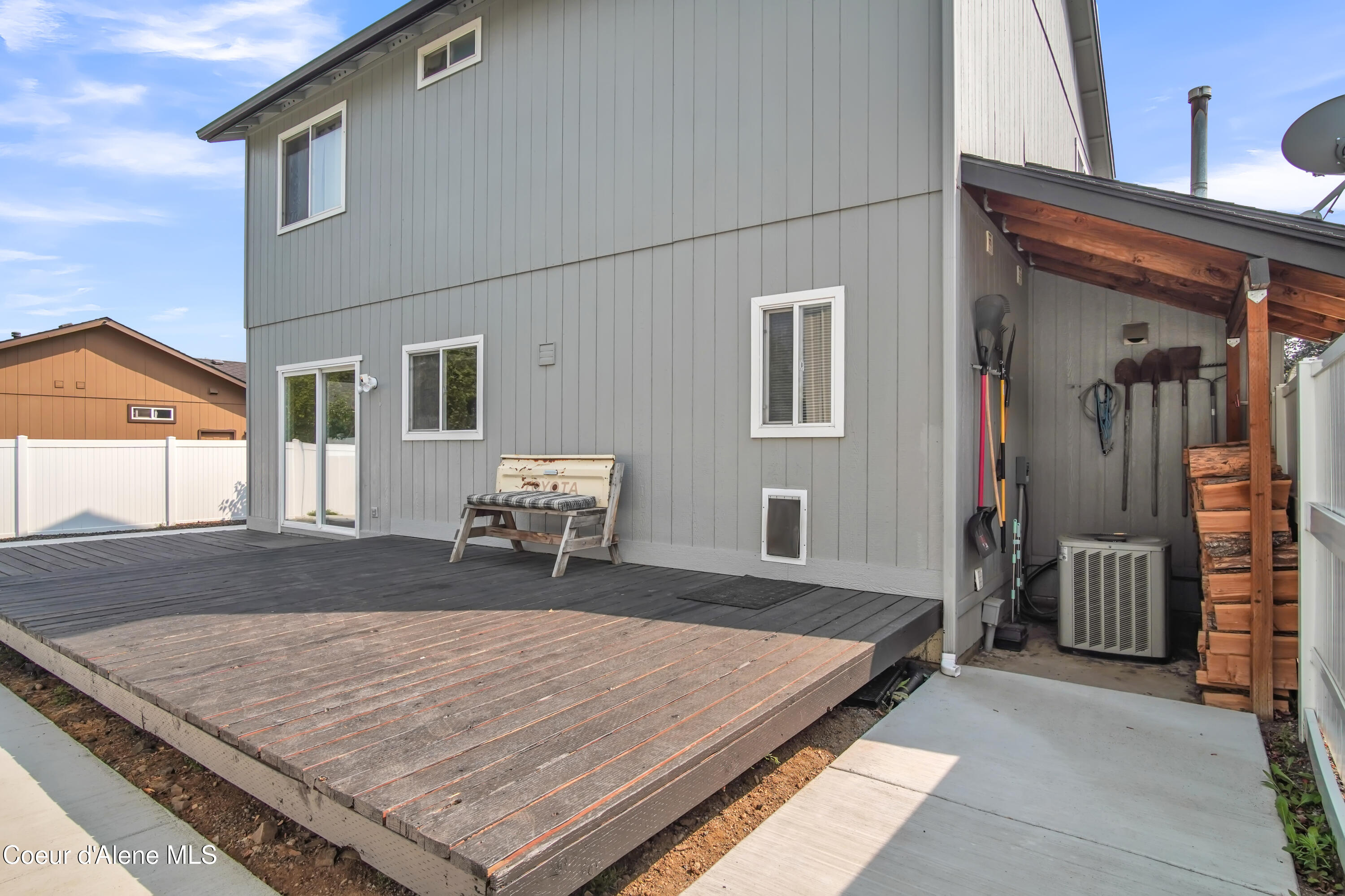 Hayden, Idaho, 83835, United States, 3 Bedrooms Bedrooms, ,3 BathroomsBathrooms,Residential,For Sale,1937119