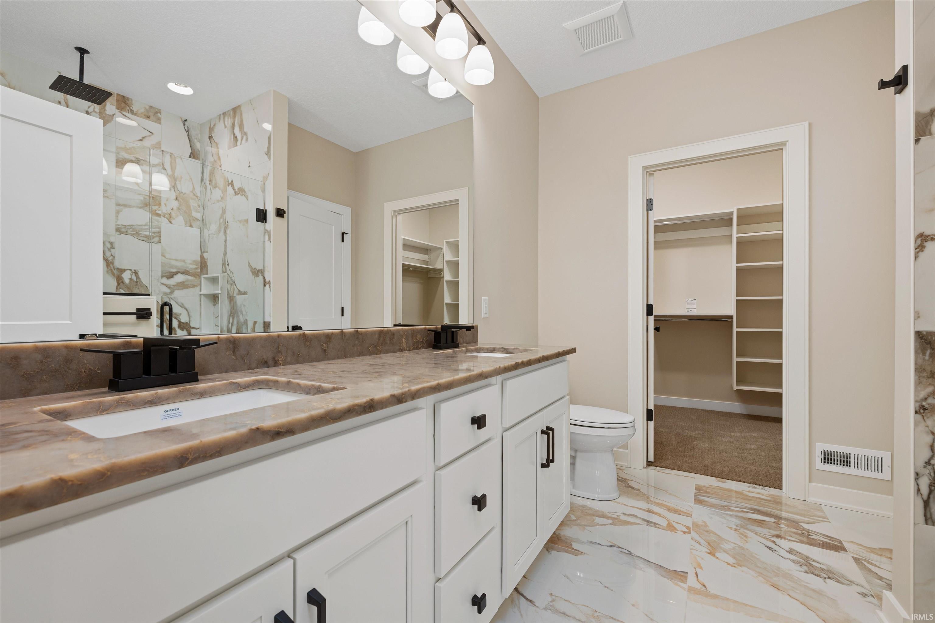 Leo, Indiana, 46765, United States, 5 Bedrooms Bedrooms, ,4 BathroomsBathrooms,Residential,For Sale,1981787