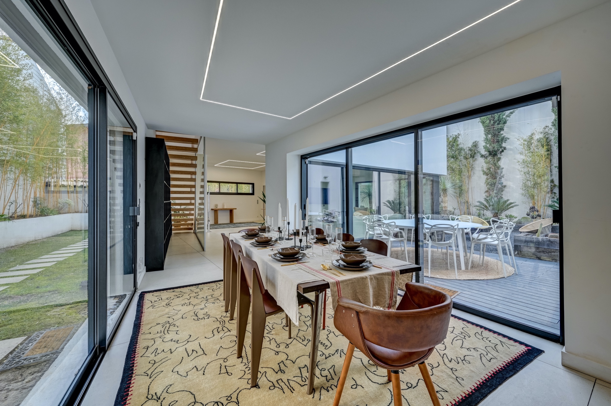  Aix-en-Provence — Contemporary House with Pool, Garden and Parking within Walki… - 物件實景