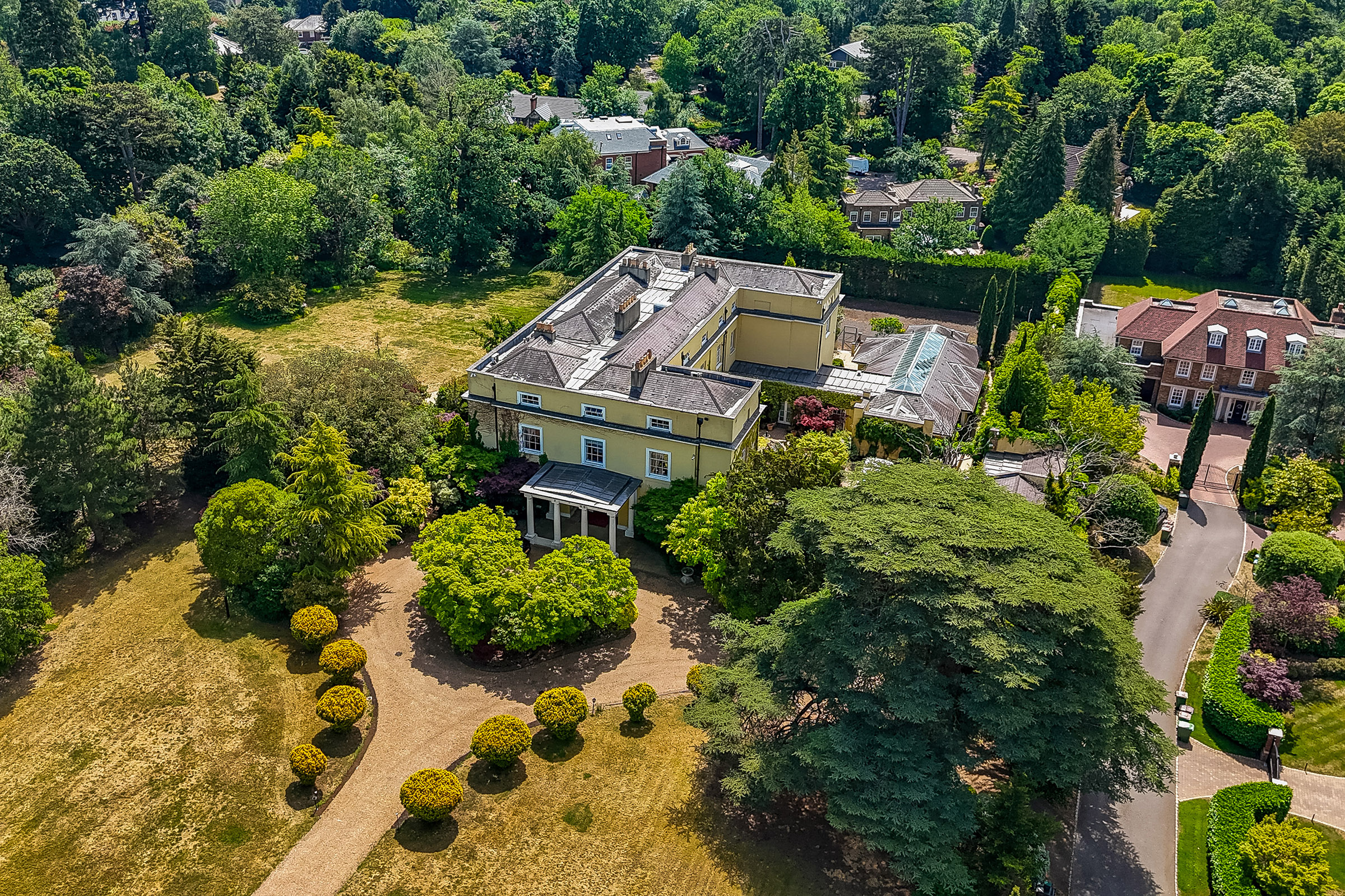  Burwood Park, Walton on Thames, Surrey - 物件實景