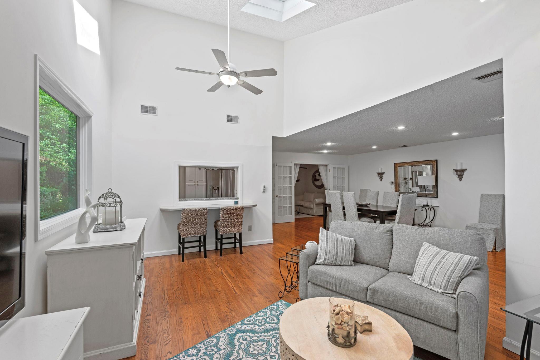 Northport, New York, 11768, United States, 2 Bedrooms Bedrooms, ,3 BathroomsBathrooms,Residential,For Sale,1900876