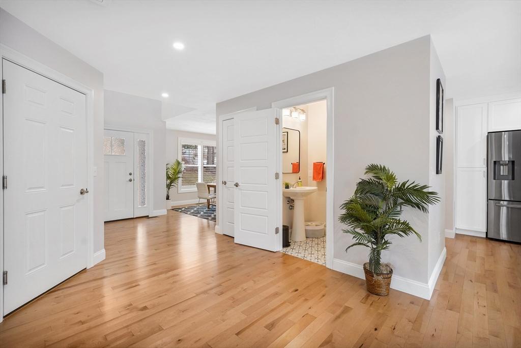 Sturbridge, Massachusetts, 01566, United States, 4 Bedrooms Bedrooms, ,4 BathroomsBathrooms,Residential,For Sale,1801654