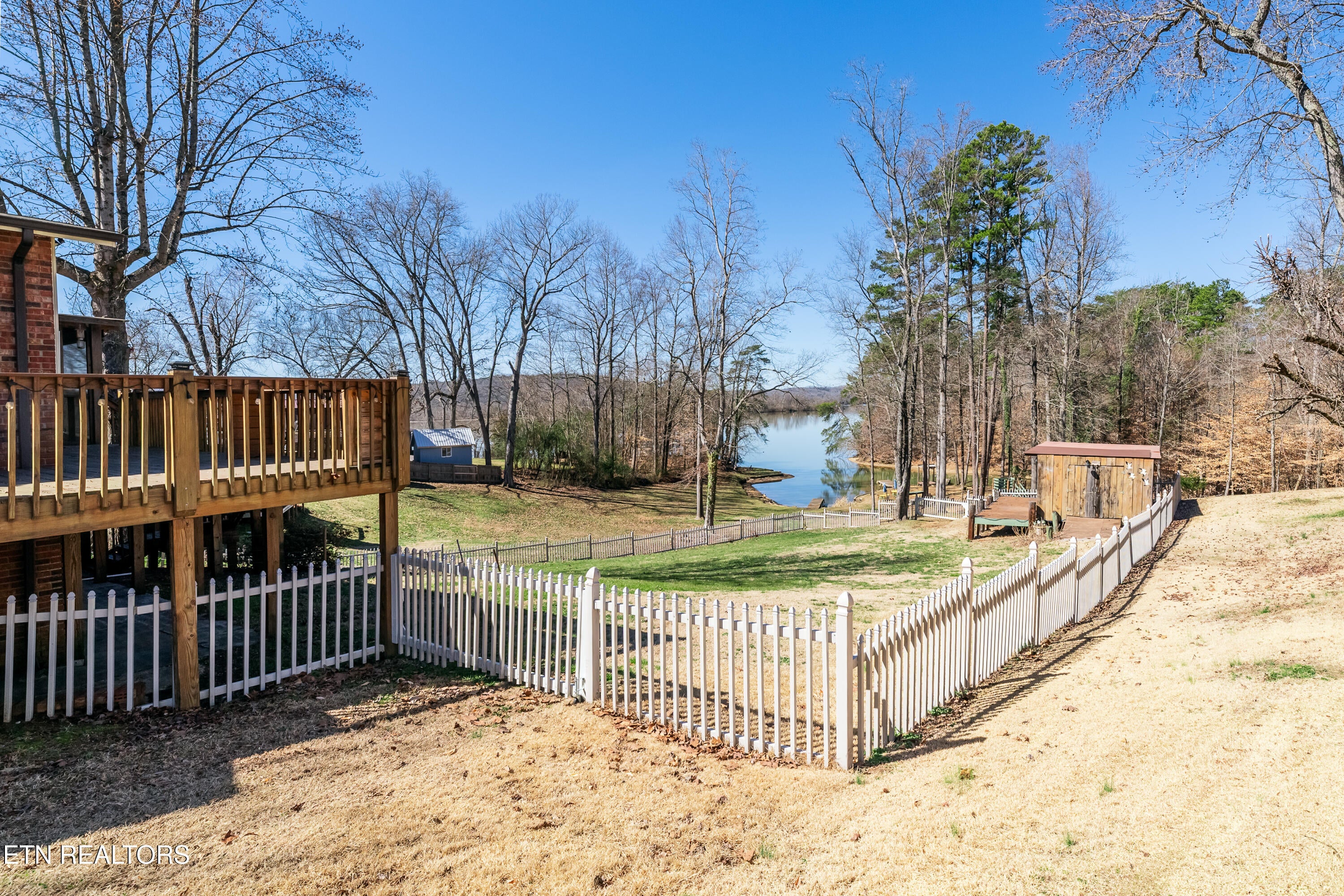 Kingston, Tennessee, 37763, United States, 4 Bedrooms Bedrooms, ,2 BathroomsBathrooms,Residential,For Sale,1850239