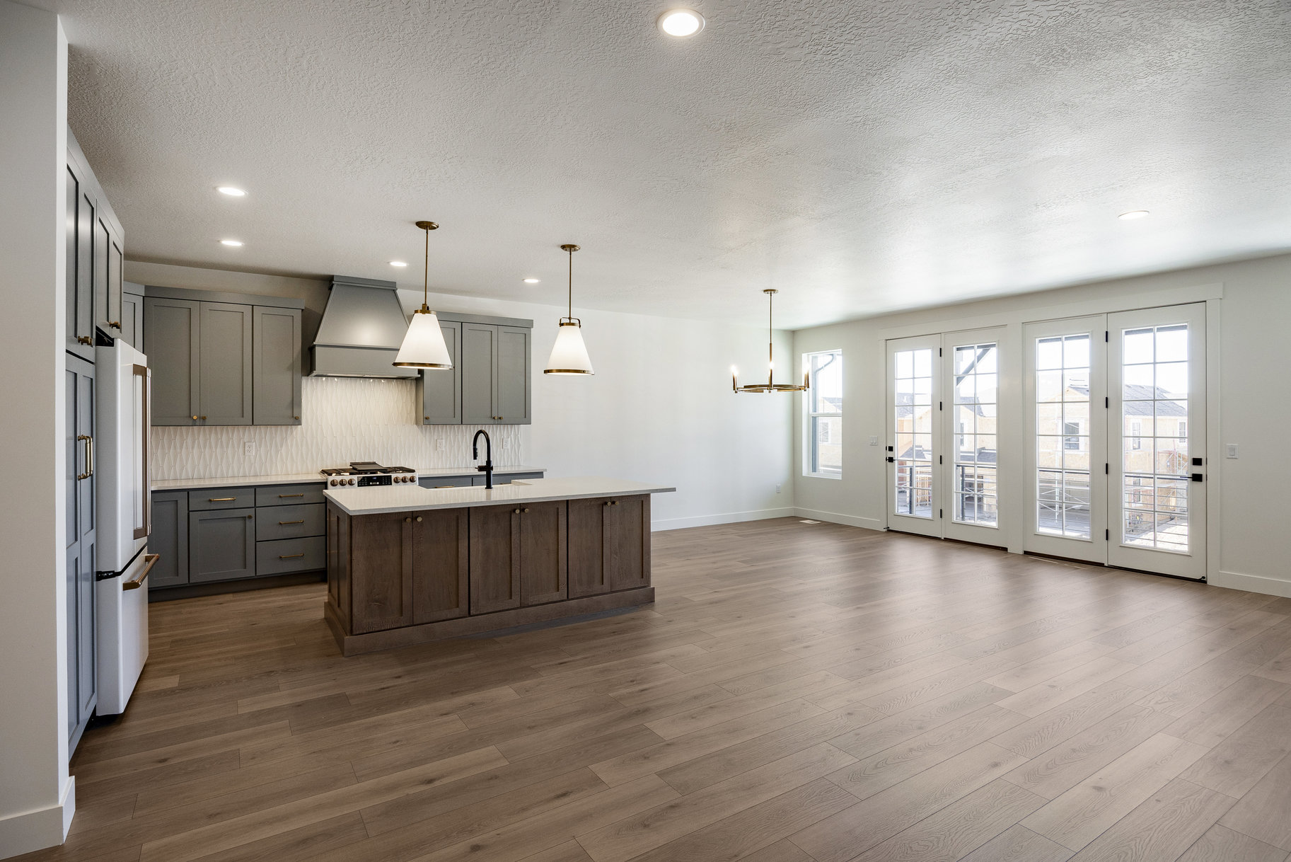  New Construction  Nightly Rental Approved  Prime Location - 物件實景