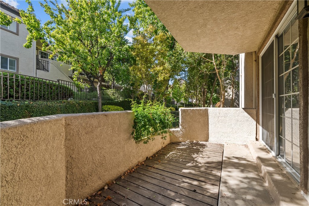 Valencia, California, 91355, United States, 2 Bedrooms Bedrooms, ,2 BathroomsBathrooms,Residential,For Sale,1937123
