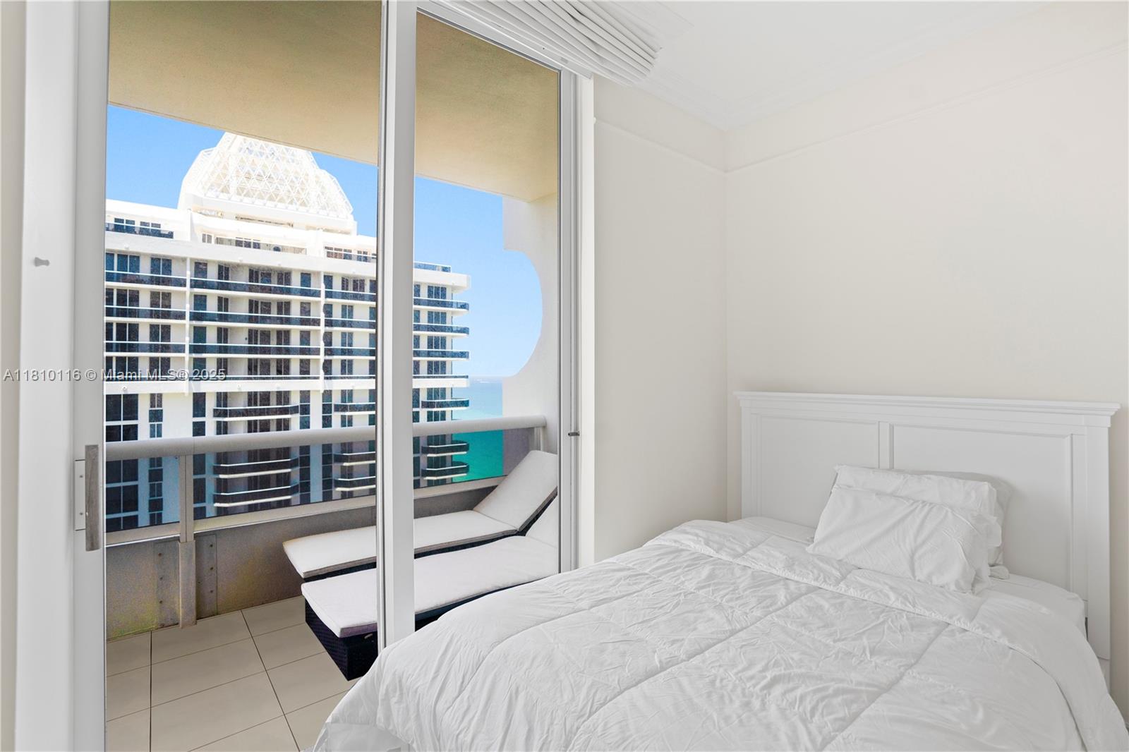 Miami Beach, Florida, 33140, United States, 2 Bedrooms Bedrooms, ,2 BathroomsBathrooms,Residential,For Sale,1838386