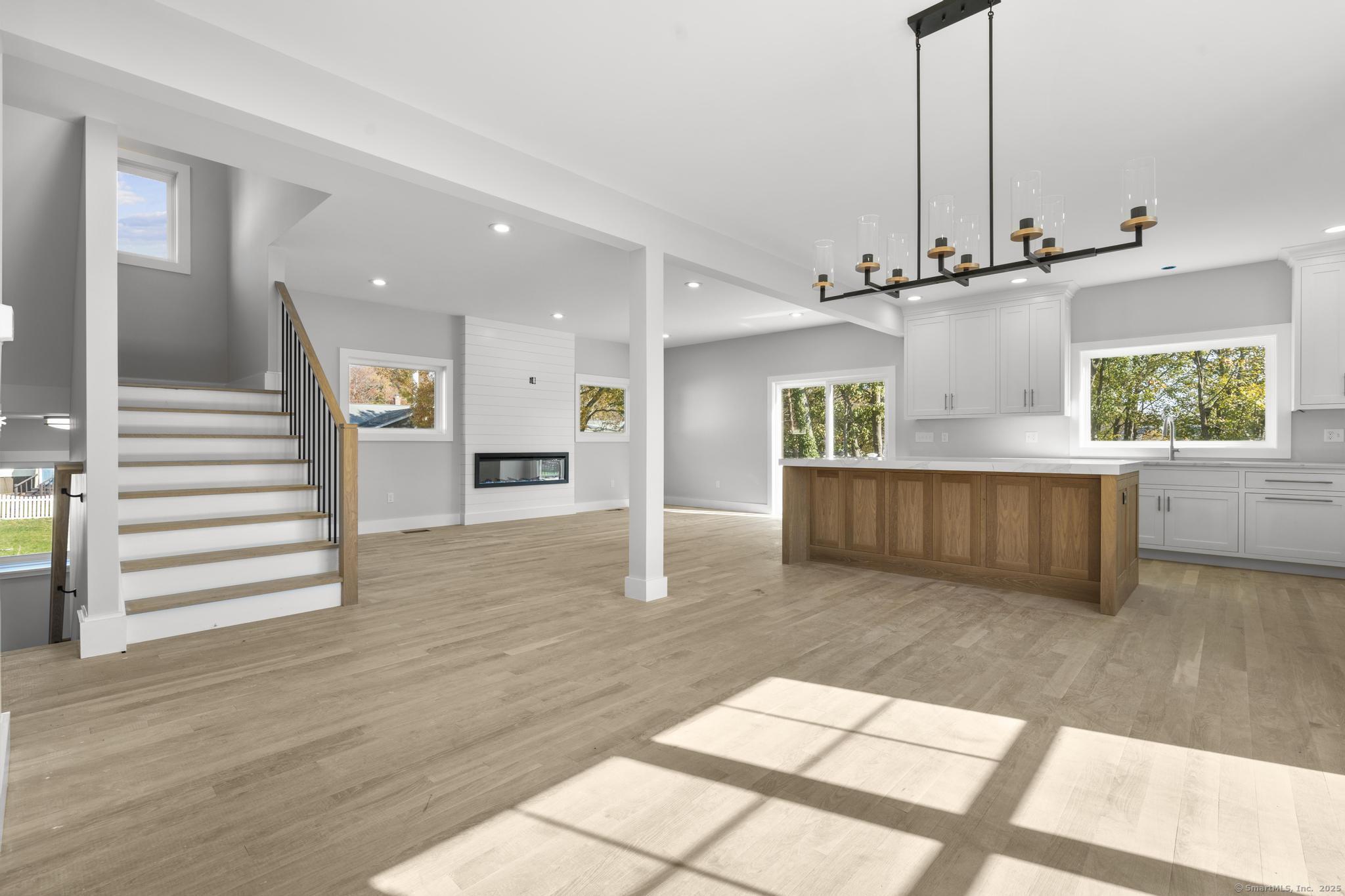 Milford, Connecticut, 06460, United States, 4 Bedrooms Bedrooms, ,4 BathroomsBathrooms,Residential,For Sale,1987652