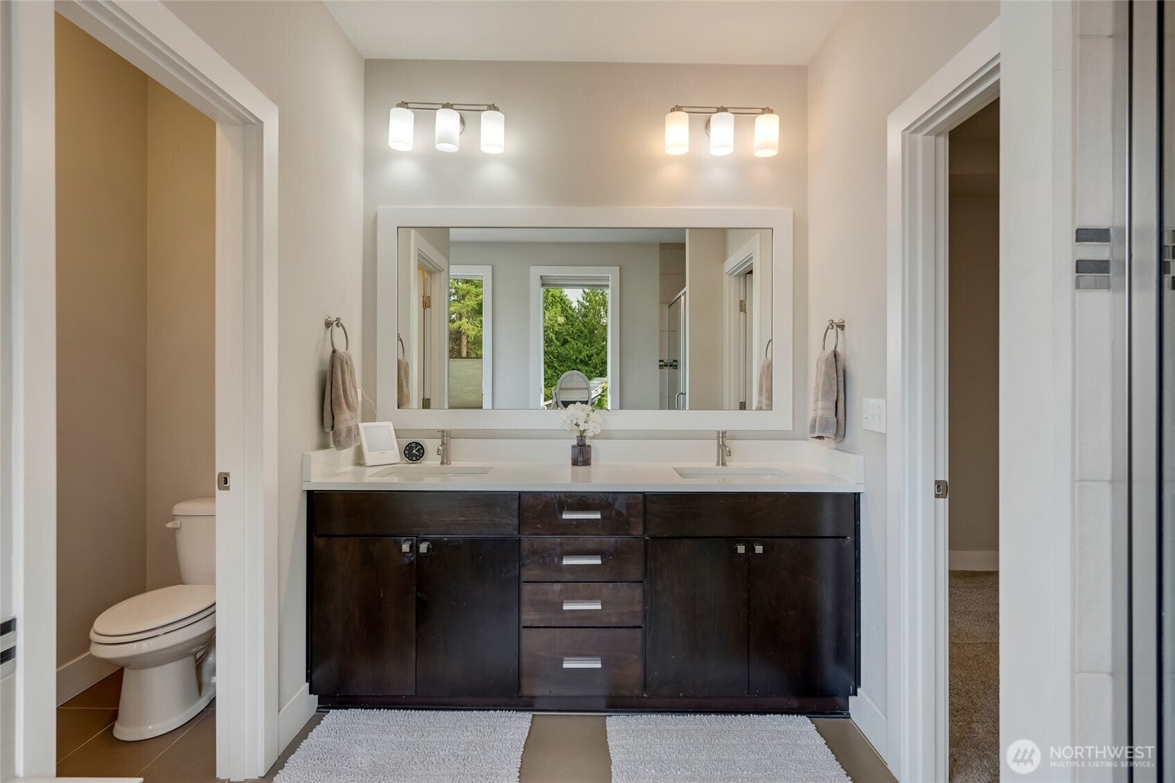 Bothell, Washington, 98012, United States, 4 Bedrooms Bedrooms, ,4 BathroomsBathrooms,Residential,For Sale,1975885