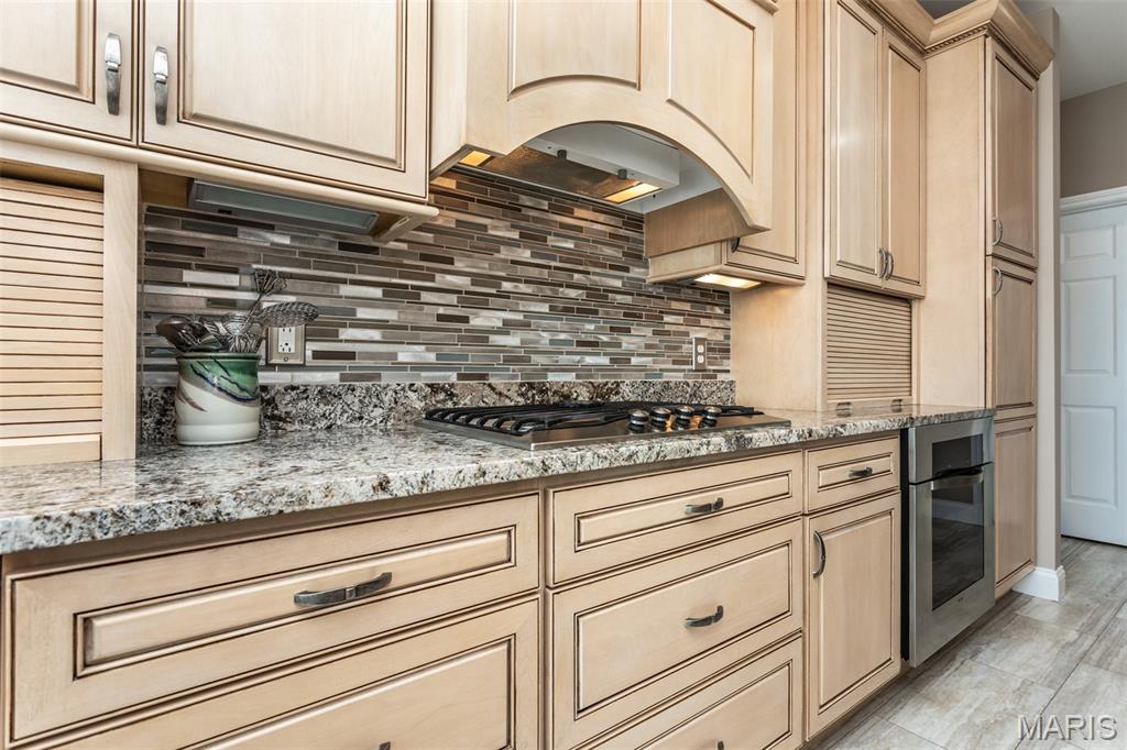 Grafton, Illinois, 62037, United States, 2 Bedrooms Bedrooms, ,2 BathroomsBathrooms,Residential,For Sale,1907573