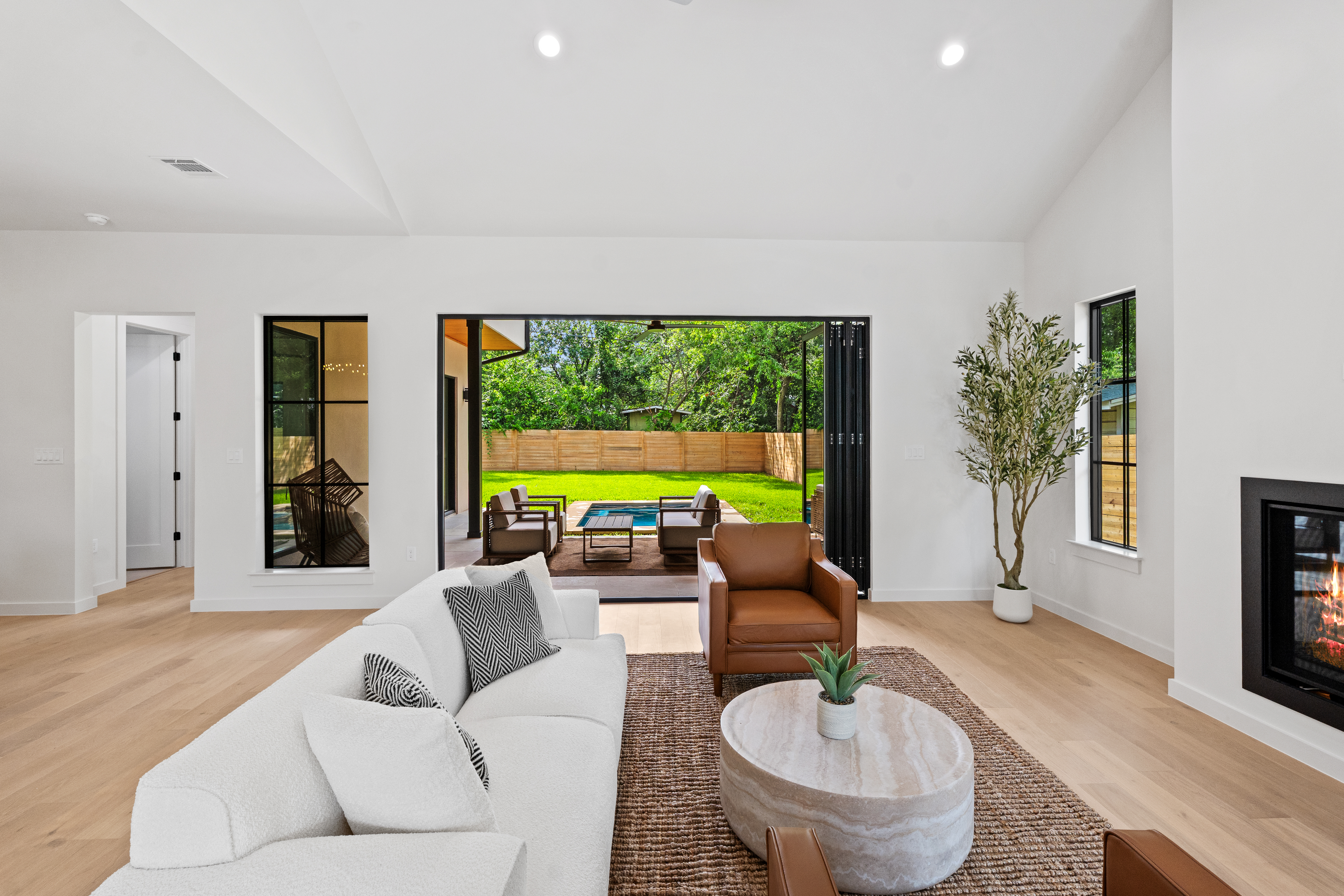  Contemporary Design with Timeless Architecture in South Austin - 物件實景