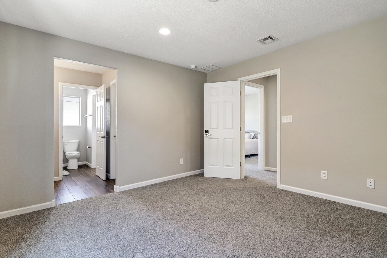 Rio Rancho, New Mexico, 87124, United States, 5 Bedrooms Bedrooms, ,4 BathroomsBathrooms,Residential,For Sale,2003162