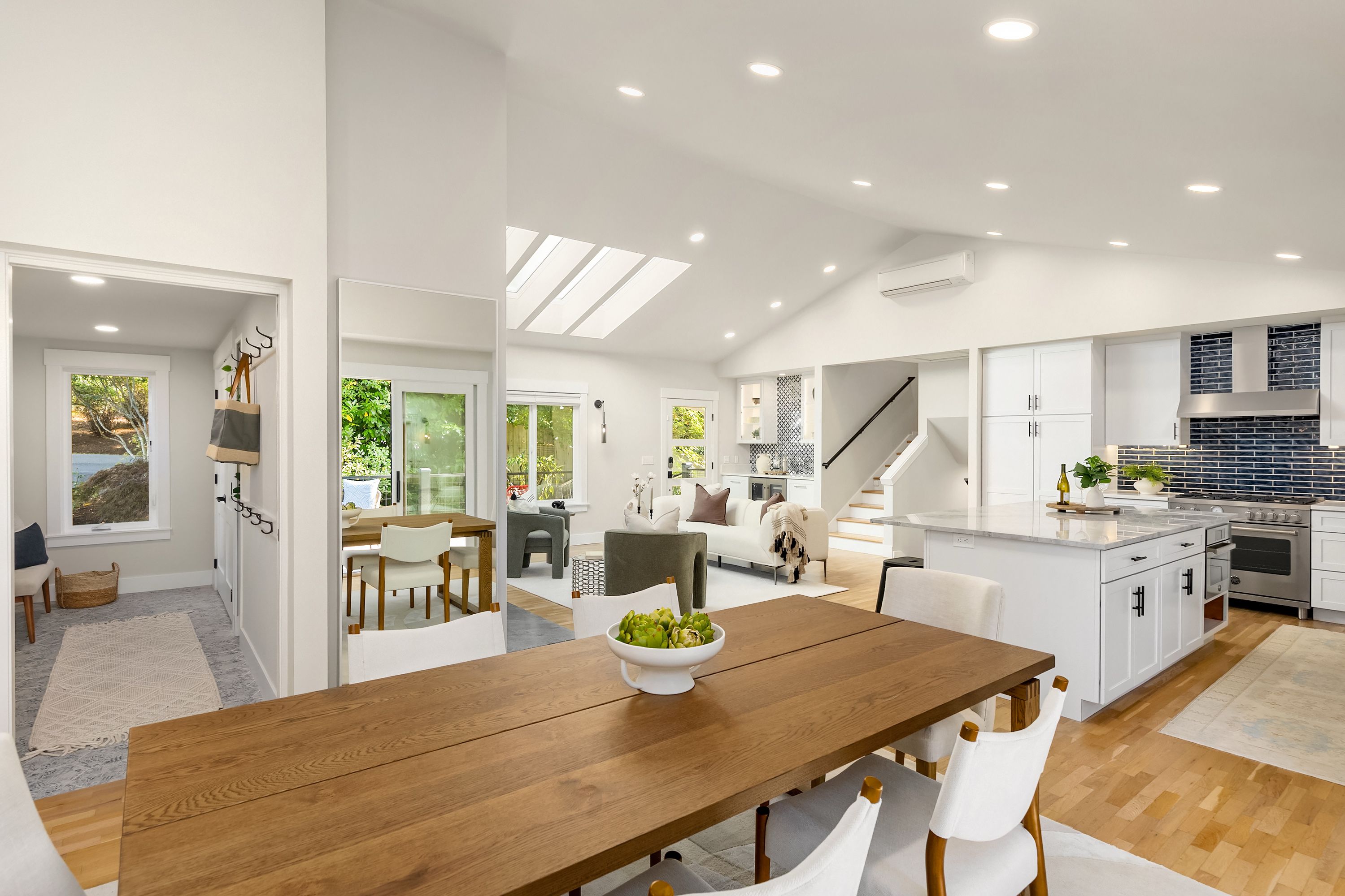  689 Pierce Court Northwest, Bainbridge Island, WA 98110 - 物件實景