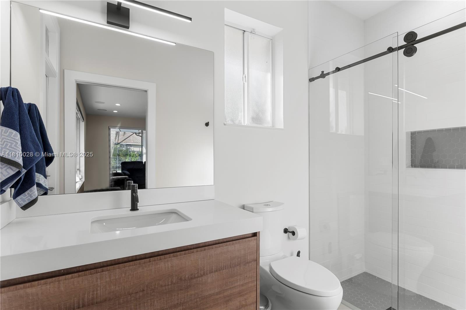 Weston, Florida, 33327, United States, 5 Bedrooms Bedrooms, ,5 BathroomsBathrooms,Residential,For Sale,1837536