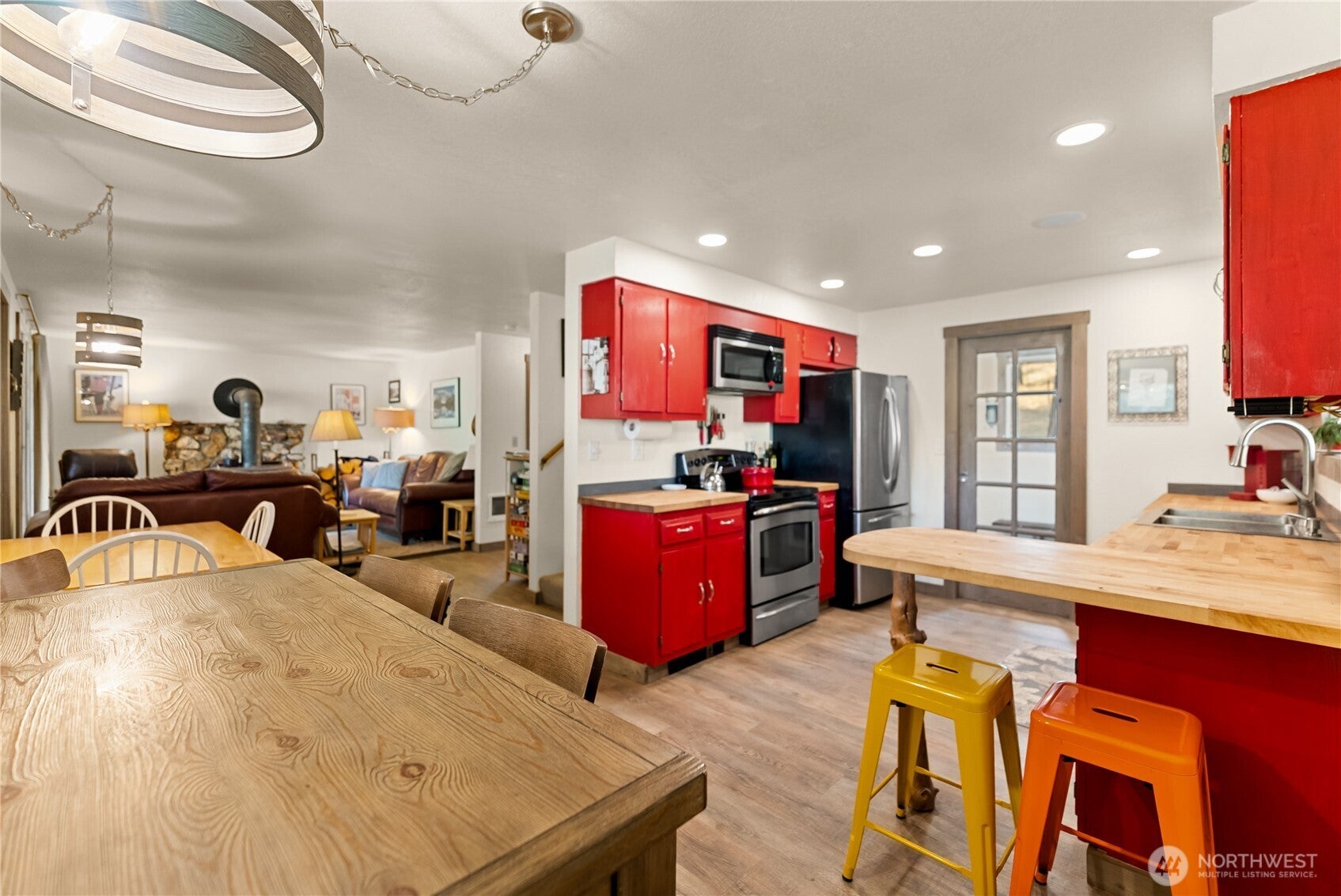 Okanogan, Washington, 98819, United States, 3 Bedrooms Bedrooms, ,1 BathroomBathrooms,Residential,For Sale,1989644