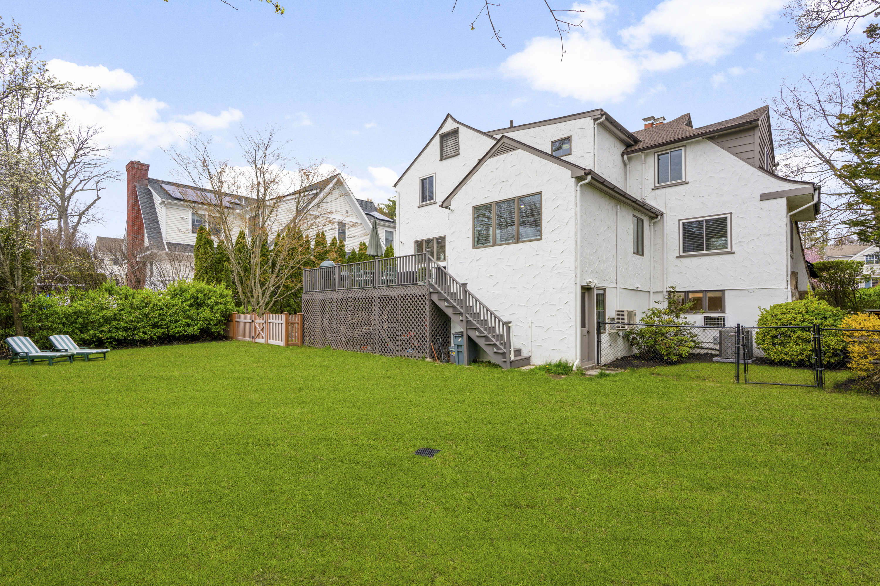  Classic Larchmont Tudor - 物件實景