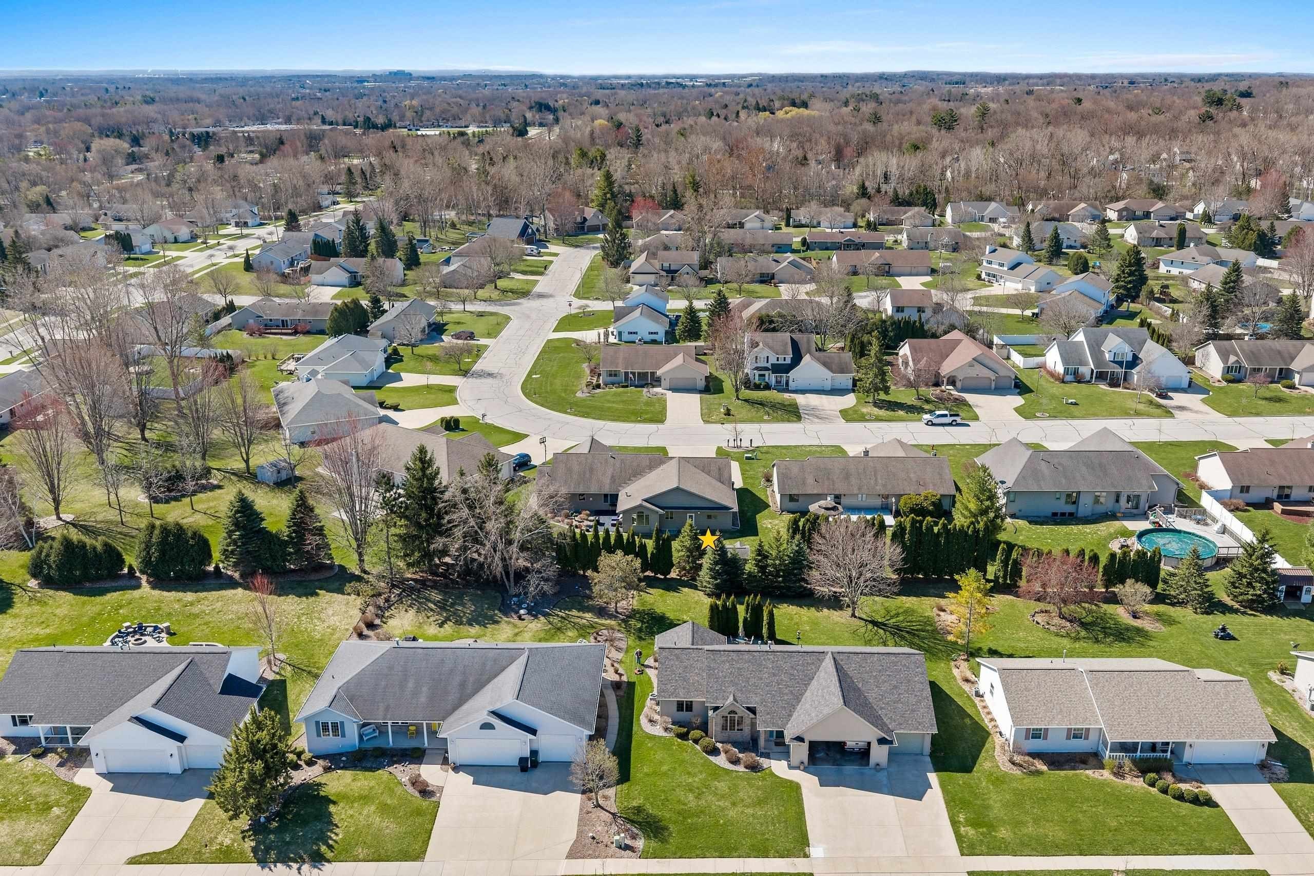 GREEN BAY, Wisconsin, 54313, United States, 4 Bedrooms Bedrooms, ,4 BathroomsBathrooms,Residential,For Sale,2048613