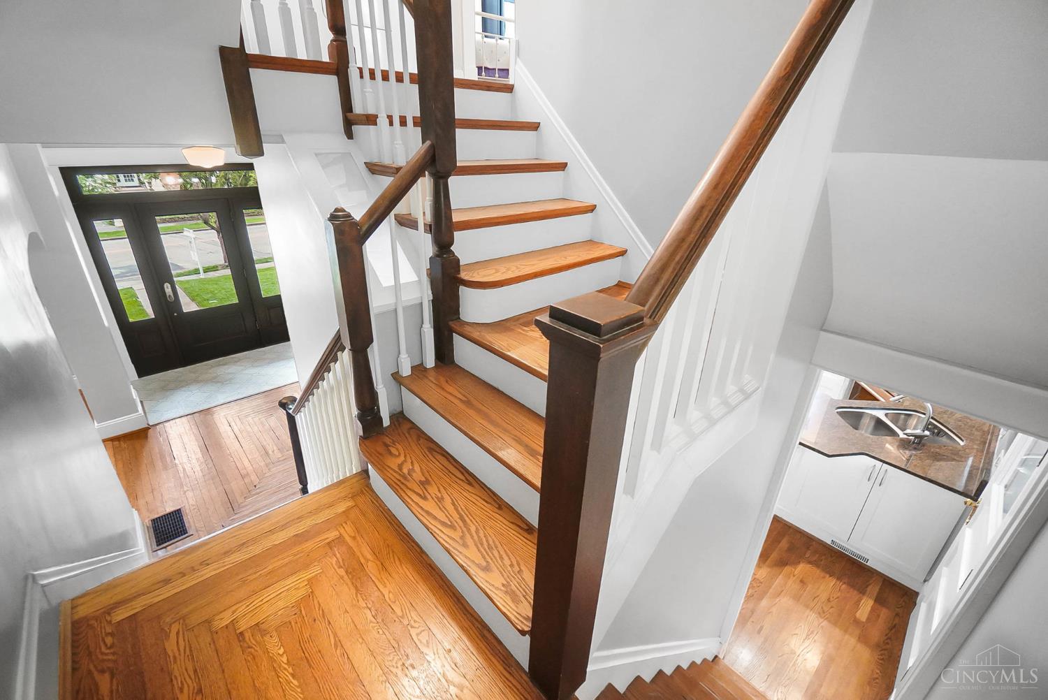 Cincinnati, Ohio, 45208, United States, 5 Bedrooms Bedrooms, ,5 BathroomsBathrooms,Residential,For Sale,1890144
