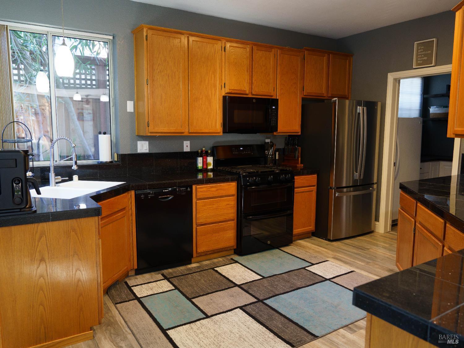 Vacaville, California, 95687, United States, 4 Bedrooms Bedrooms, ,3 BathroomsBathrooms,Residential,For Sale,1978415