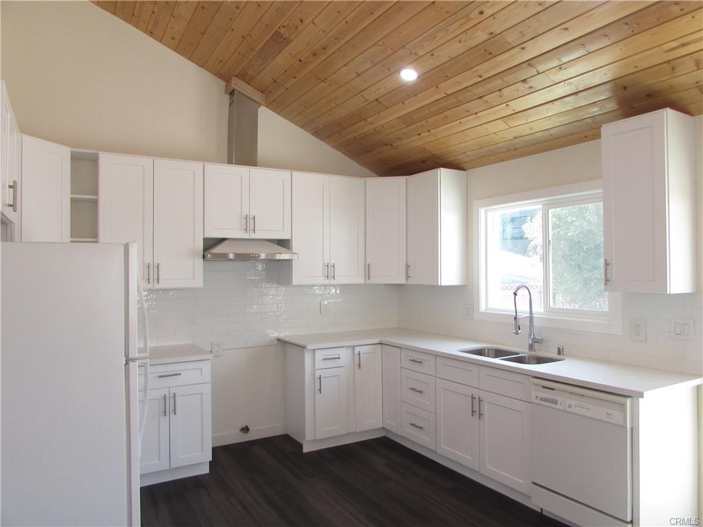 Compton, California, 90221, United States, 3 Bedrooms Bedrooms, ,1 BathroomBathrooms,Residential,For Sale,1904243