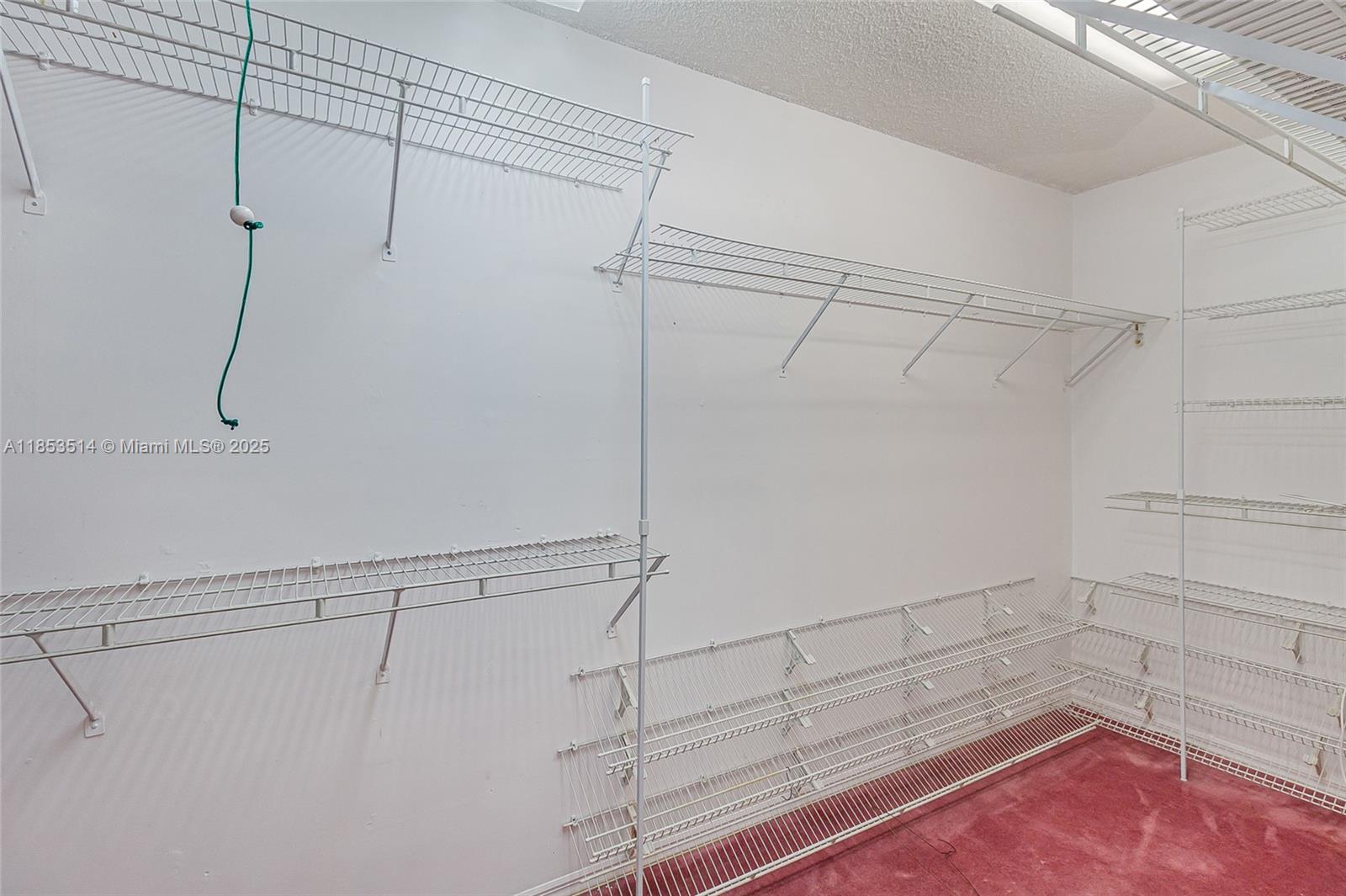 Hialeah, Florida, 33015, United States, 4 Bedrooms Bedrooms, ,3 BathroomsBathrooms,Residential,For Sale,1918630