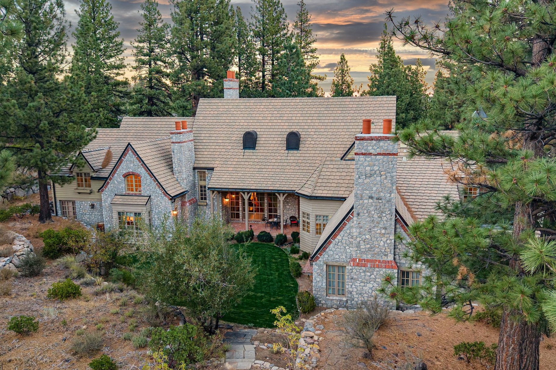  THE BENNINGTON ESTATE - Elegance of the French Alps - Spirit of the Sierras - 物件實景