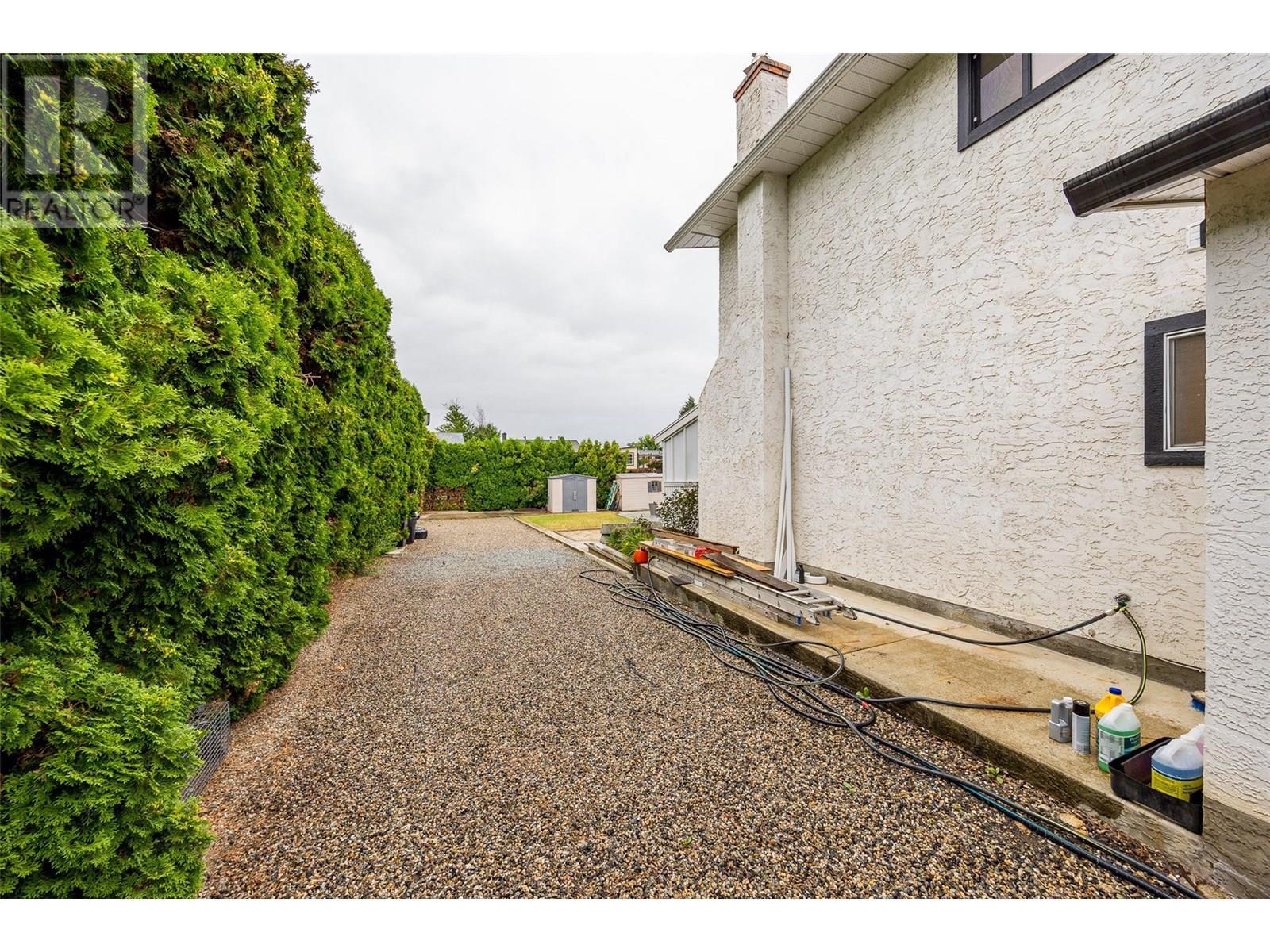 KELOWNA, British Columbia, V1X 5W5, CA, 3 Bedrooms Bedrooms, ,2 BathroomsBathrooms,Residential,For Sale,1950193