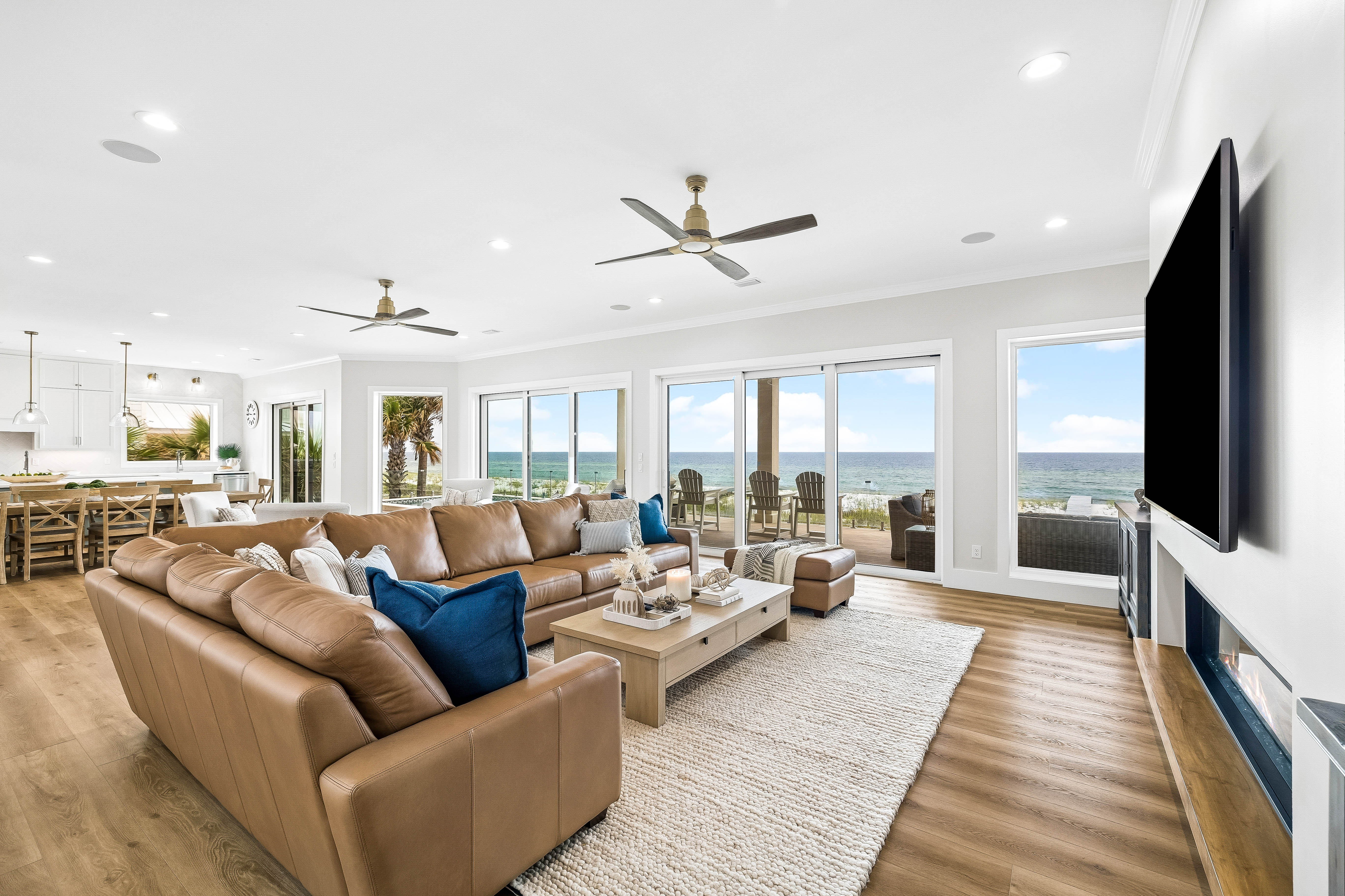  A New Benchmark for Luxury on Navarre Beach - 物件實景