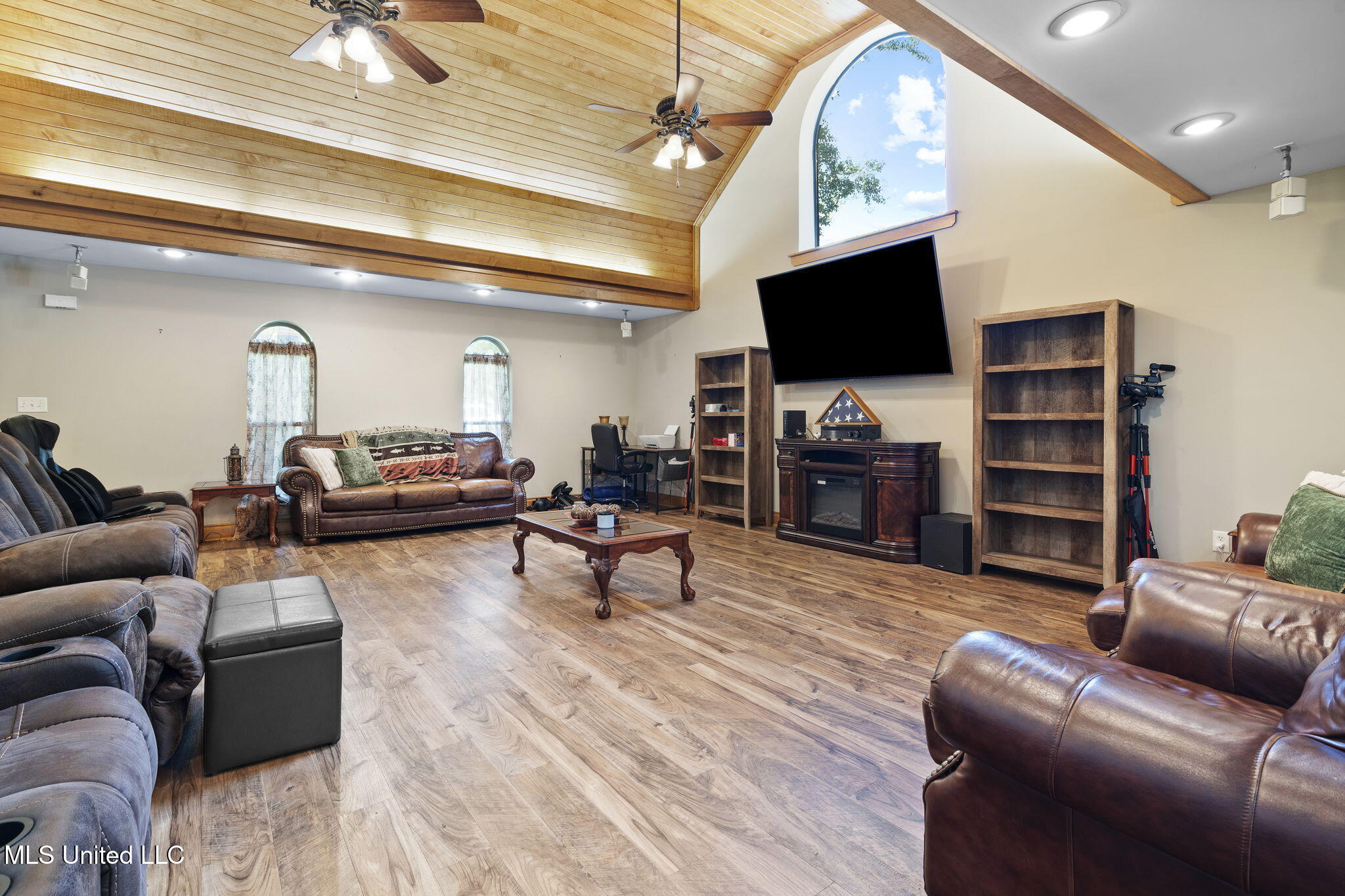 Olive Branch, Mississippi, 38654, United States, 5 Bedrooms Bedrooms, ,3 BathroomsBathrooms,Residential,For Sale,1898355