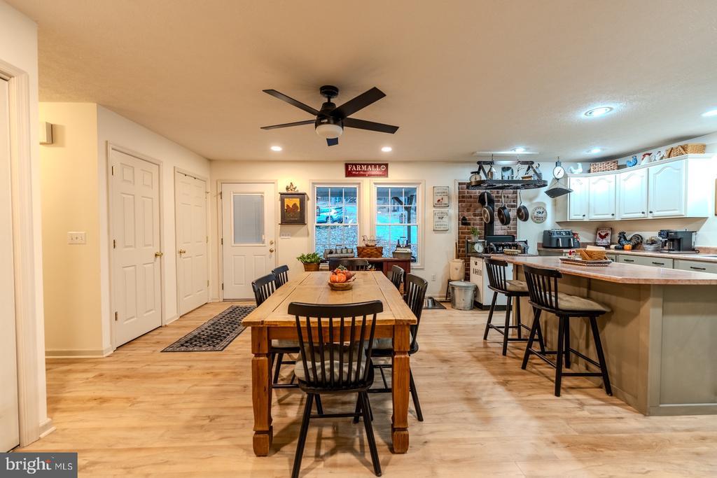 Paw Paw, West Virginia, 25434, United States, 3 Bedrooms Bedrooms, ,3 BathroomsBathrooms,Residential,For Sale,1989238