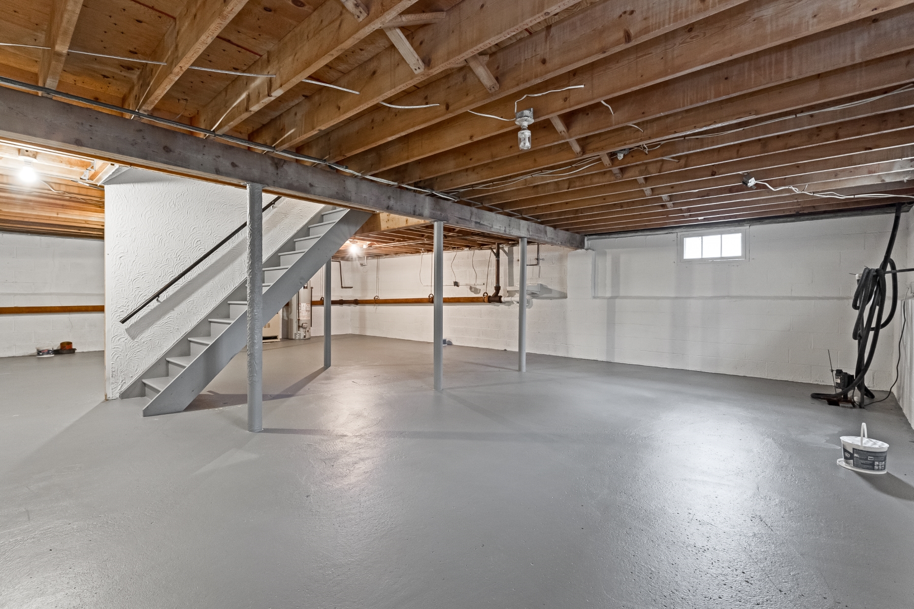  Traditional Center Hall Colonial Located on Lovely Cul-de-Sac - 物件實景