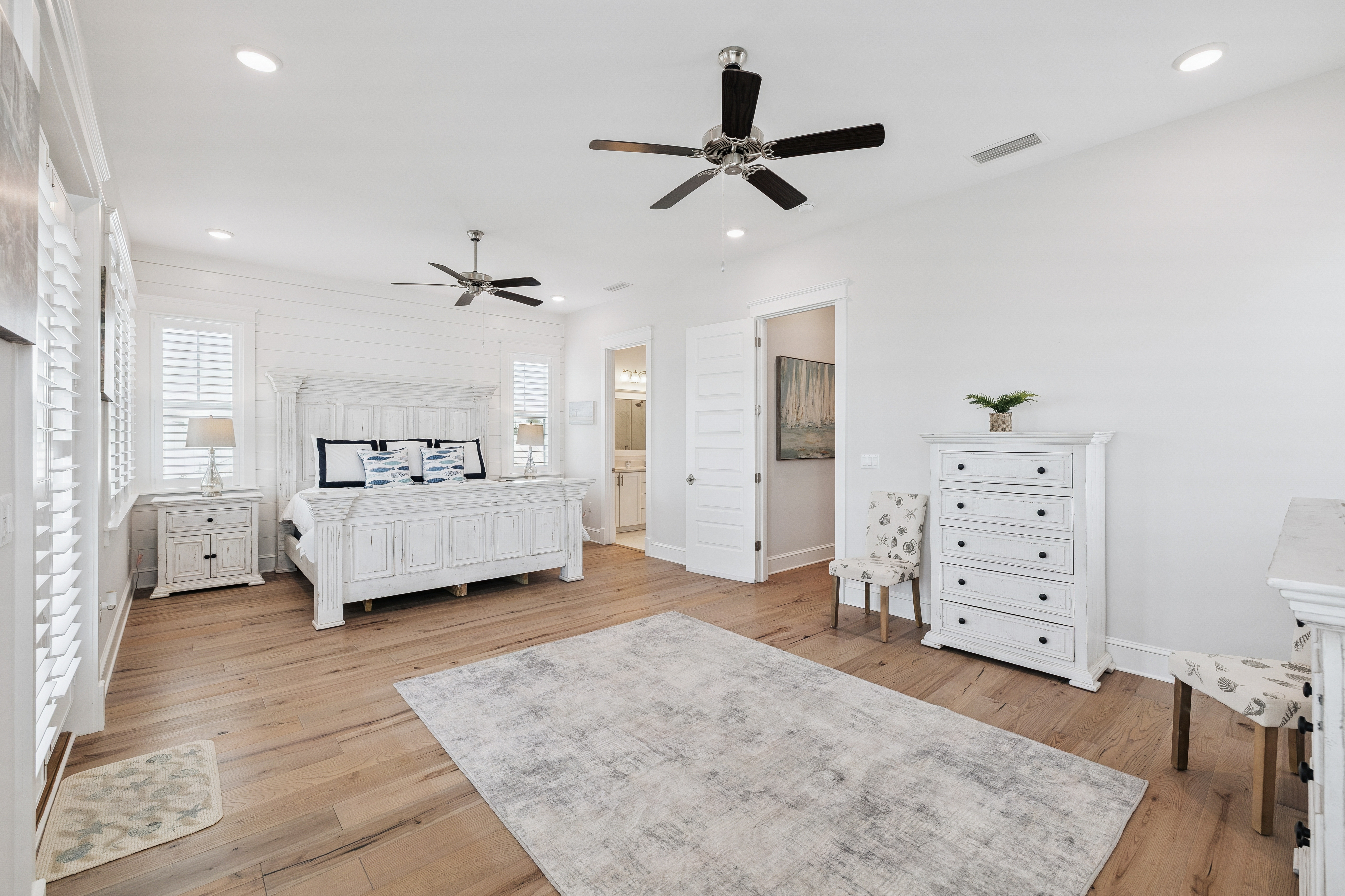  Spacious 3-Level Home With Elevator & Steps to Community Pool - 物件實景