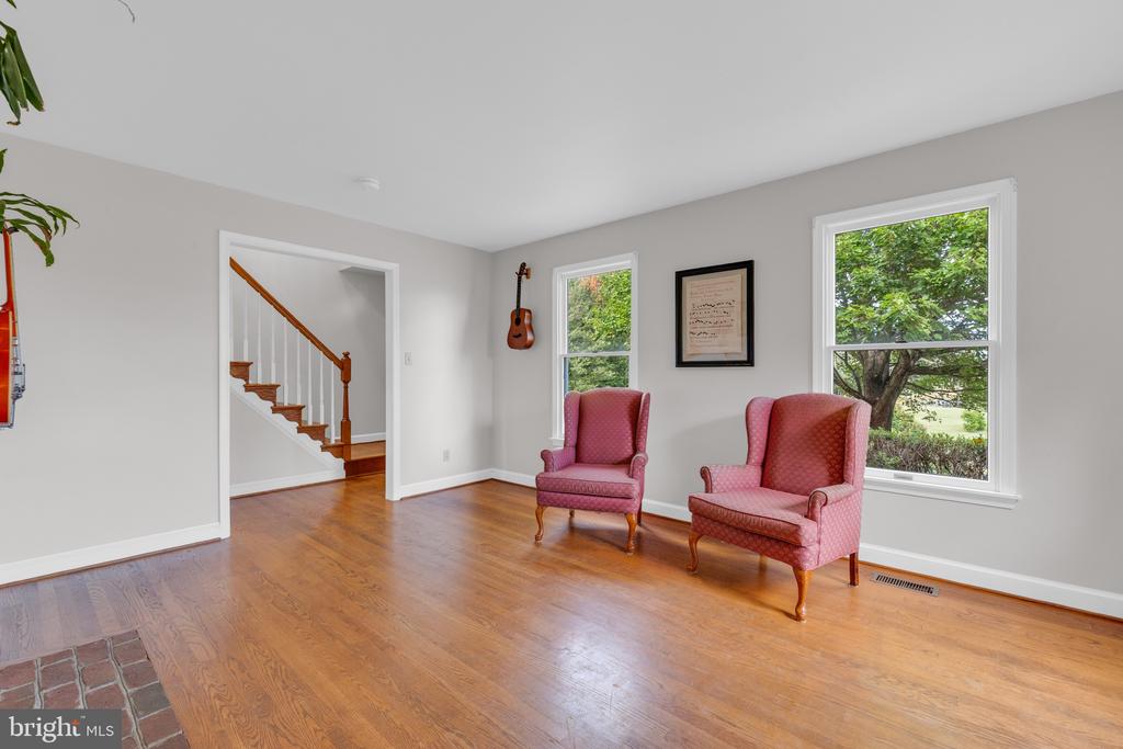 Warrenton, Virginia, 20187, United States, 3 Bedrooms Bedrooms, ,4 BathroomsBathrooms,Residential,For Sale,1977247