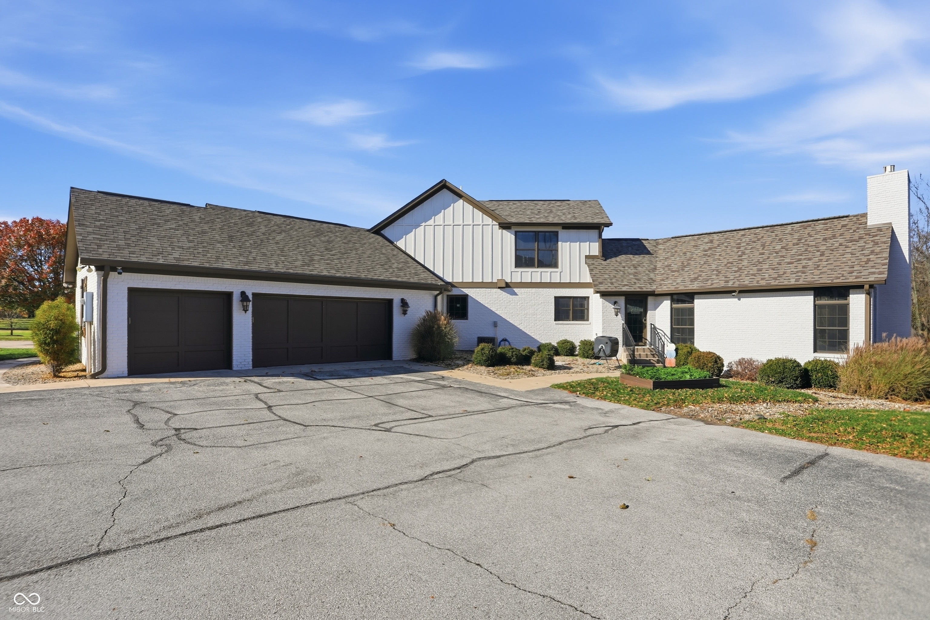 Bargersville, Indiana, 46106, United States, 5 Bedrooms Bedrooms, ,6 BathroomsBathrooms,Residential,For Sale,1992401