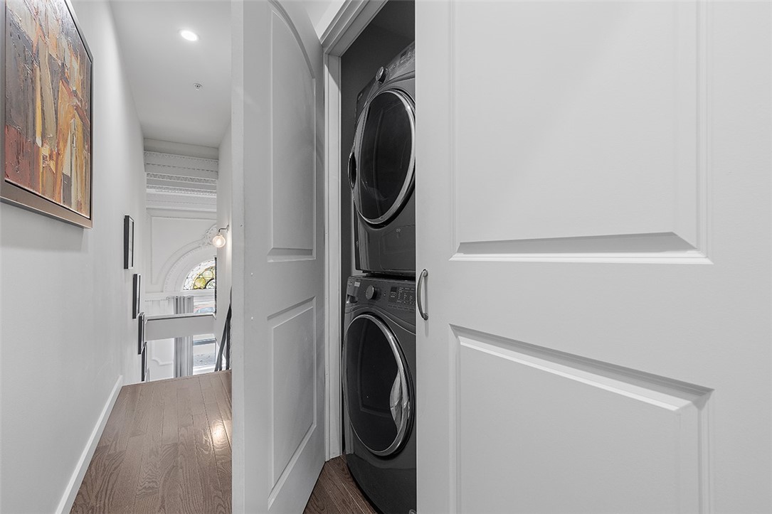 South Side, Pennsylvania, 15203, United States, 2 Bedrooms Bedrooms, ,3 BathroomsBathrooms,Residential,For Sale,1991307